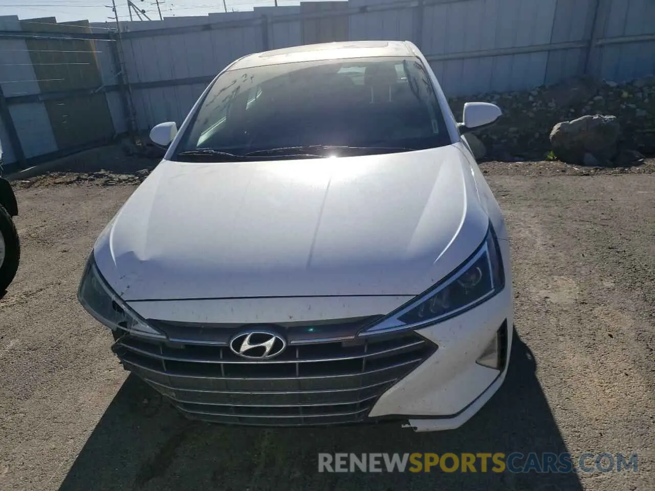 5 fotografías del automóvil dañado 5NPD84LF9LH629488 HYUNDAI ELANTRA 2020