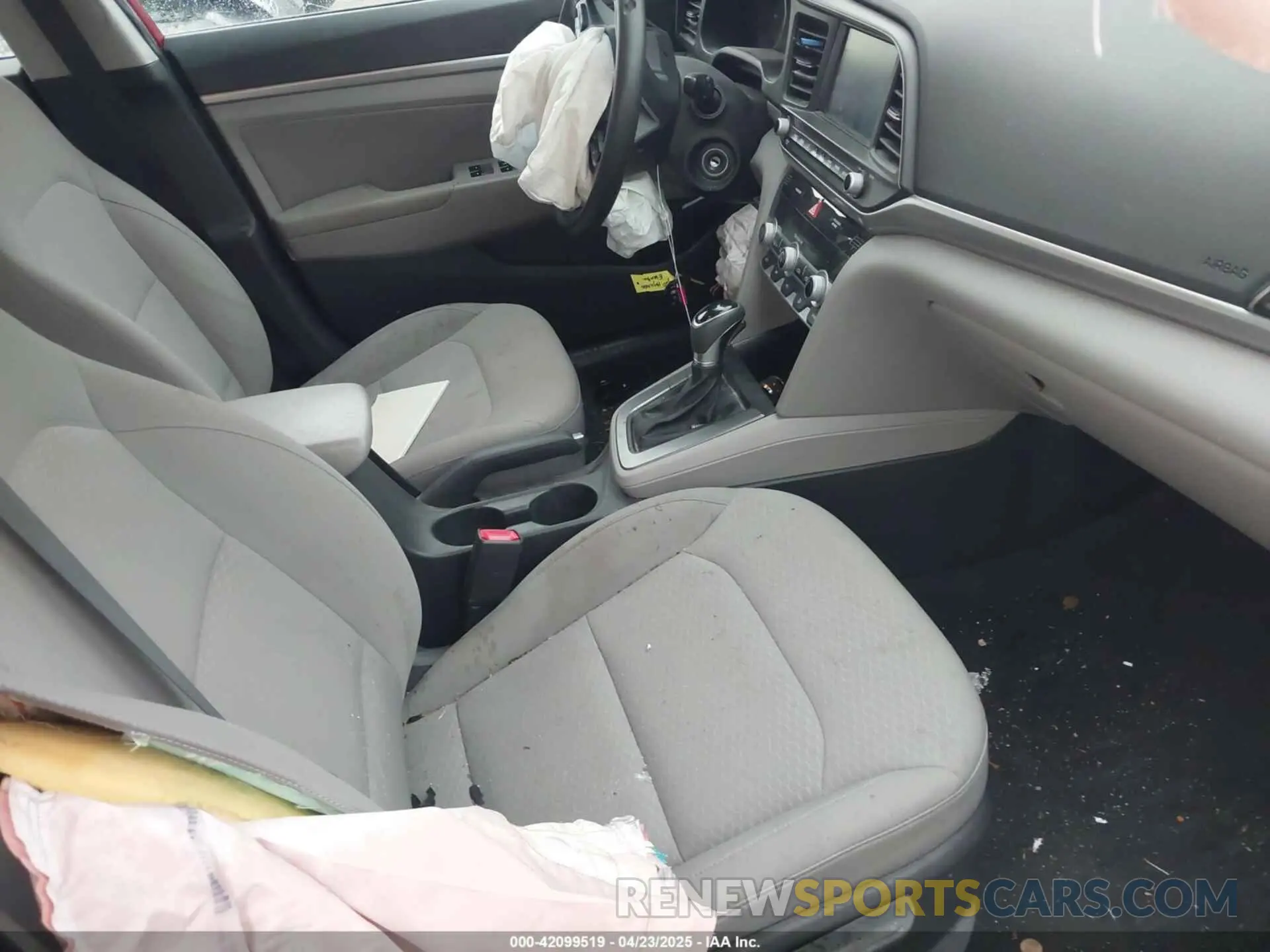 5 fotografías del automóvil dañado 5NPD84LF9LH632424 HYUNDAI ELANTRA 2020