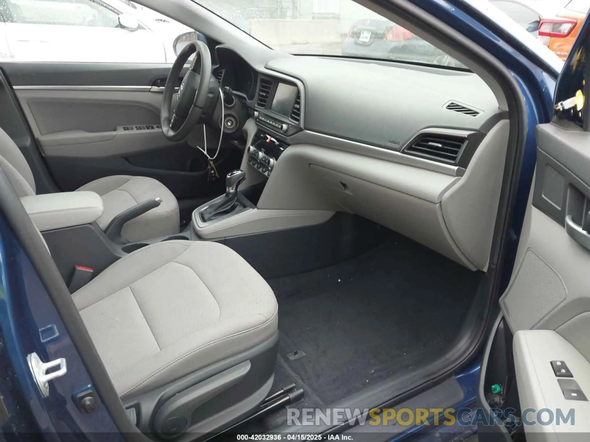 5 fotografías del automóvil dañado 5NPD84LFXLH509814 HYUNDAI ELANTRA 2020