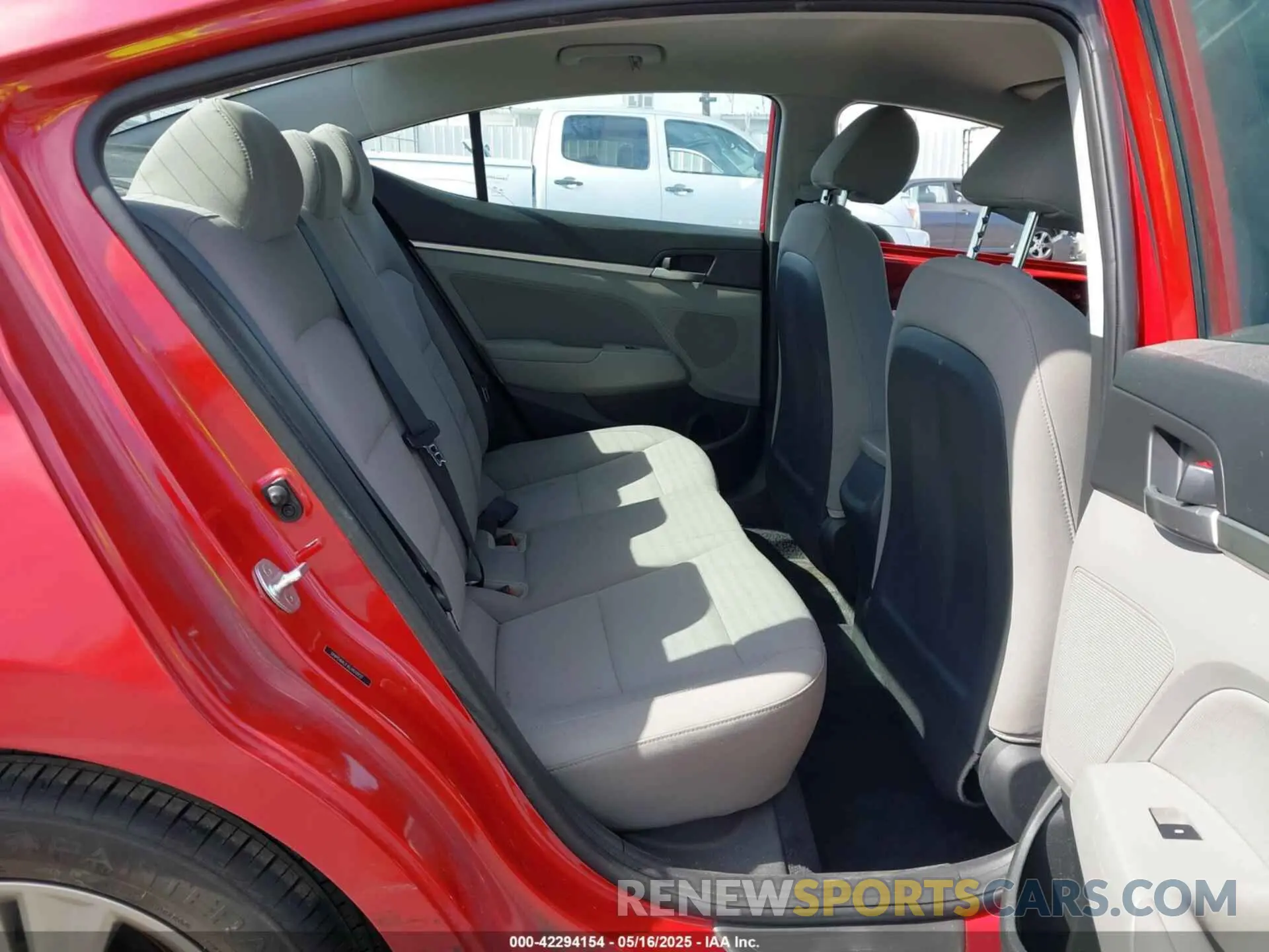 8 fotografías del automóvil dañado 5NPD84LFXLH513927 HYUNDAI ELANTRA 2020