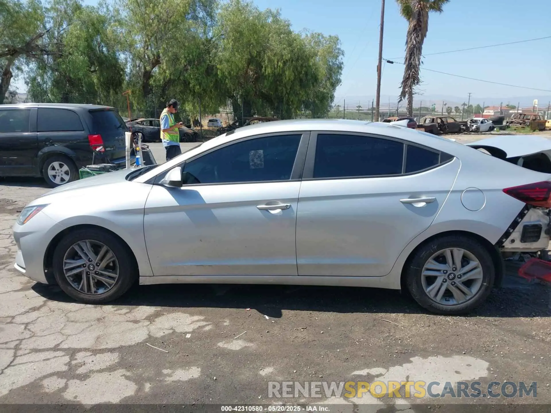 14 fotografías del automóvil dañado 5NPD84LFXLH538732 HYUNDAI ELANTRA 2020