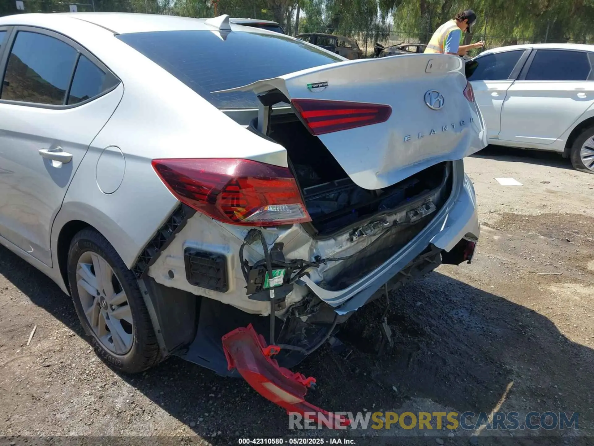 6 fotografías del automóvil dañado 5NPD84LFXLH538732 HYUNDAI ELANTRA 2020