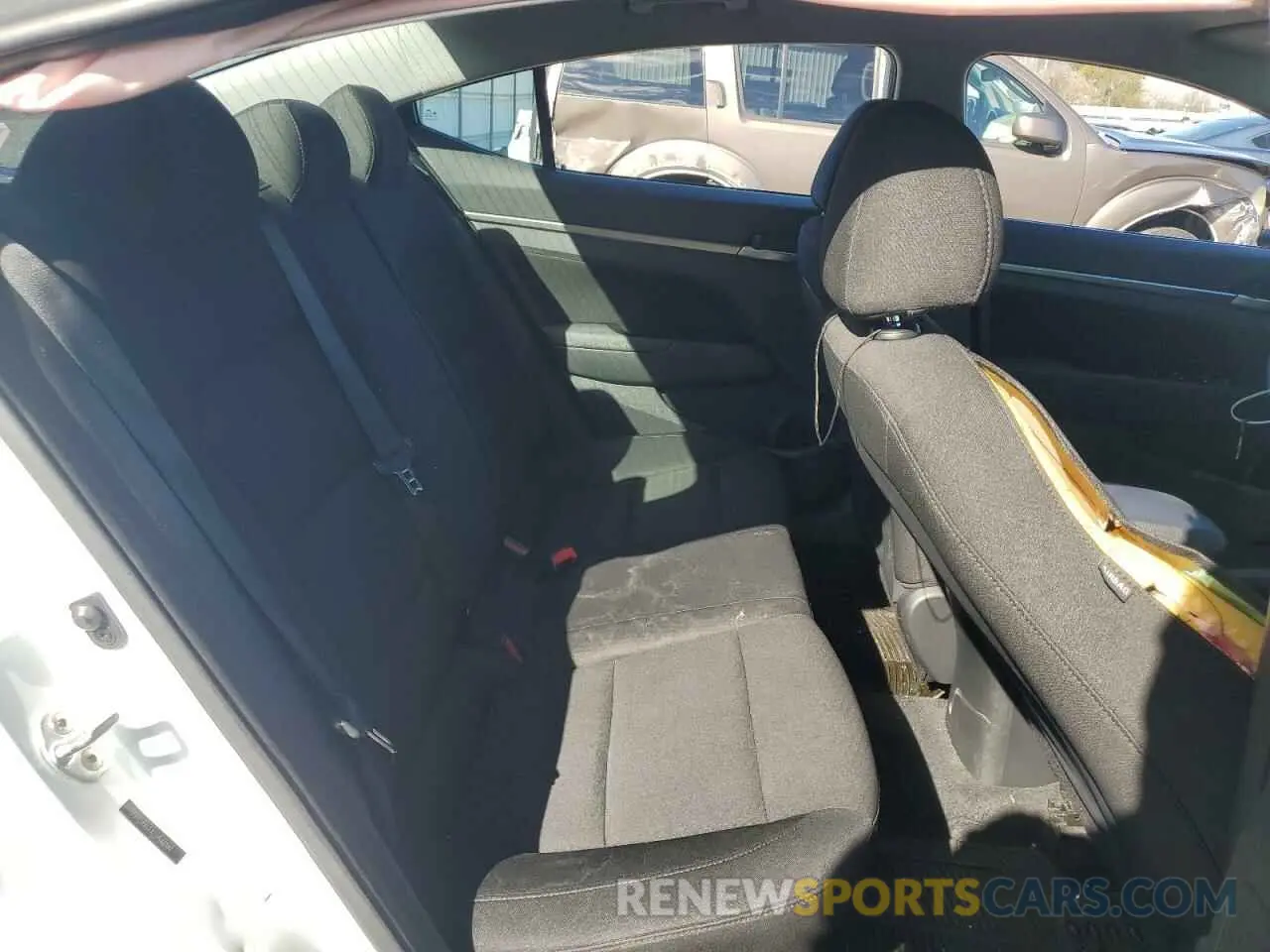 10 fotografías del automóvil dañado 5NPD84LFXLH546149 HYUNDAI ELANTRA 2020