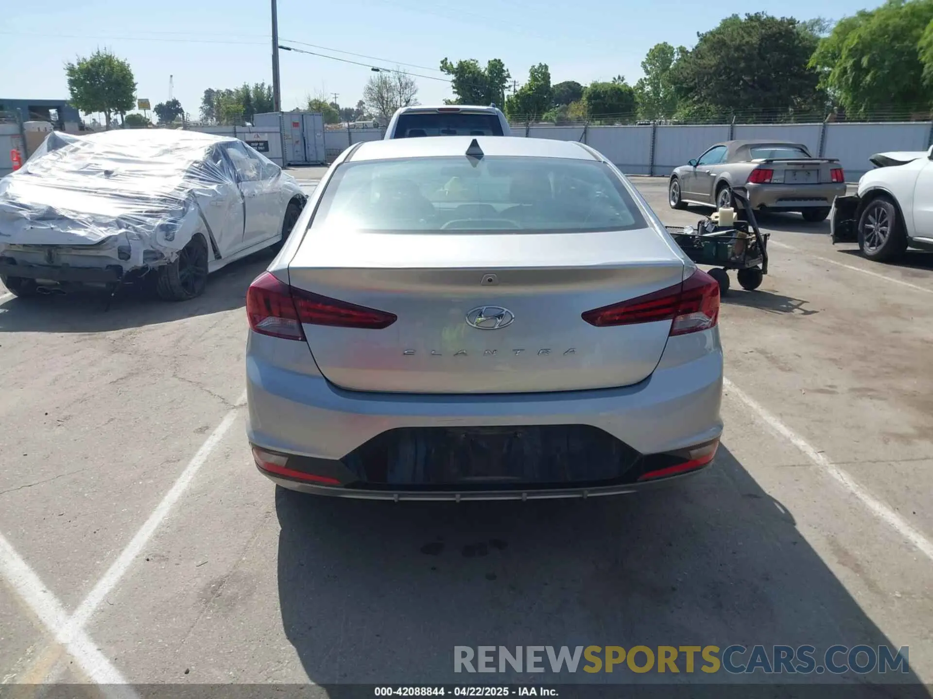 16 fotografías del automóvil dañado 5NPD84LFXLH551559 HYUNDAI ELANTRA 2020
