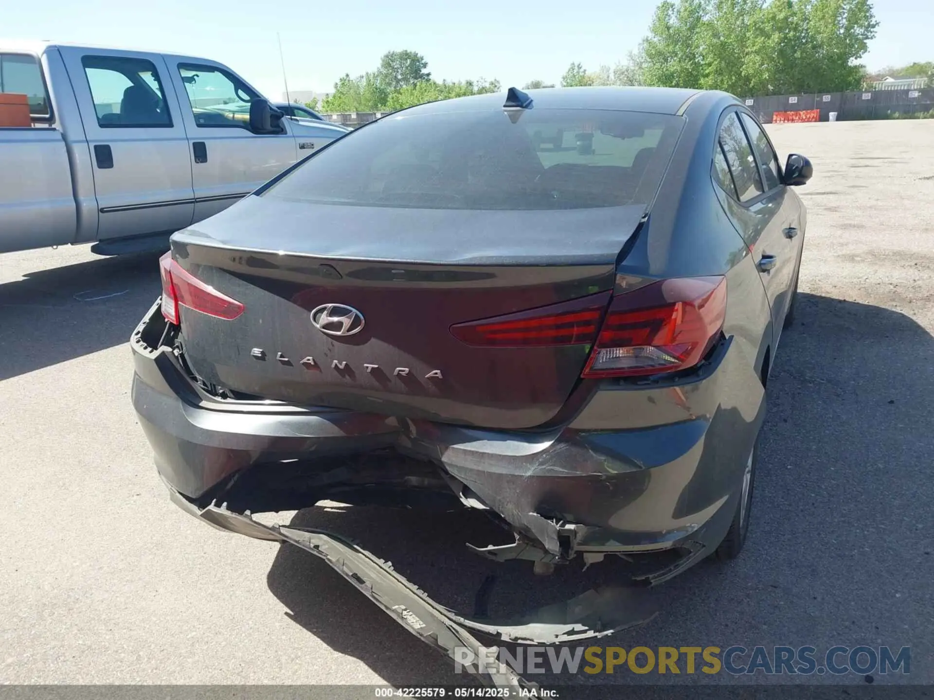 16 fotografías del automóvil dañado 5NPD84LFXLH561461 HYUNDAI ELANTRA 2020