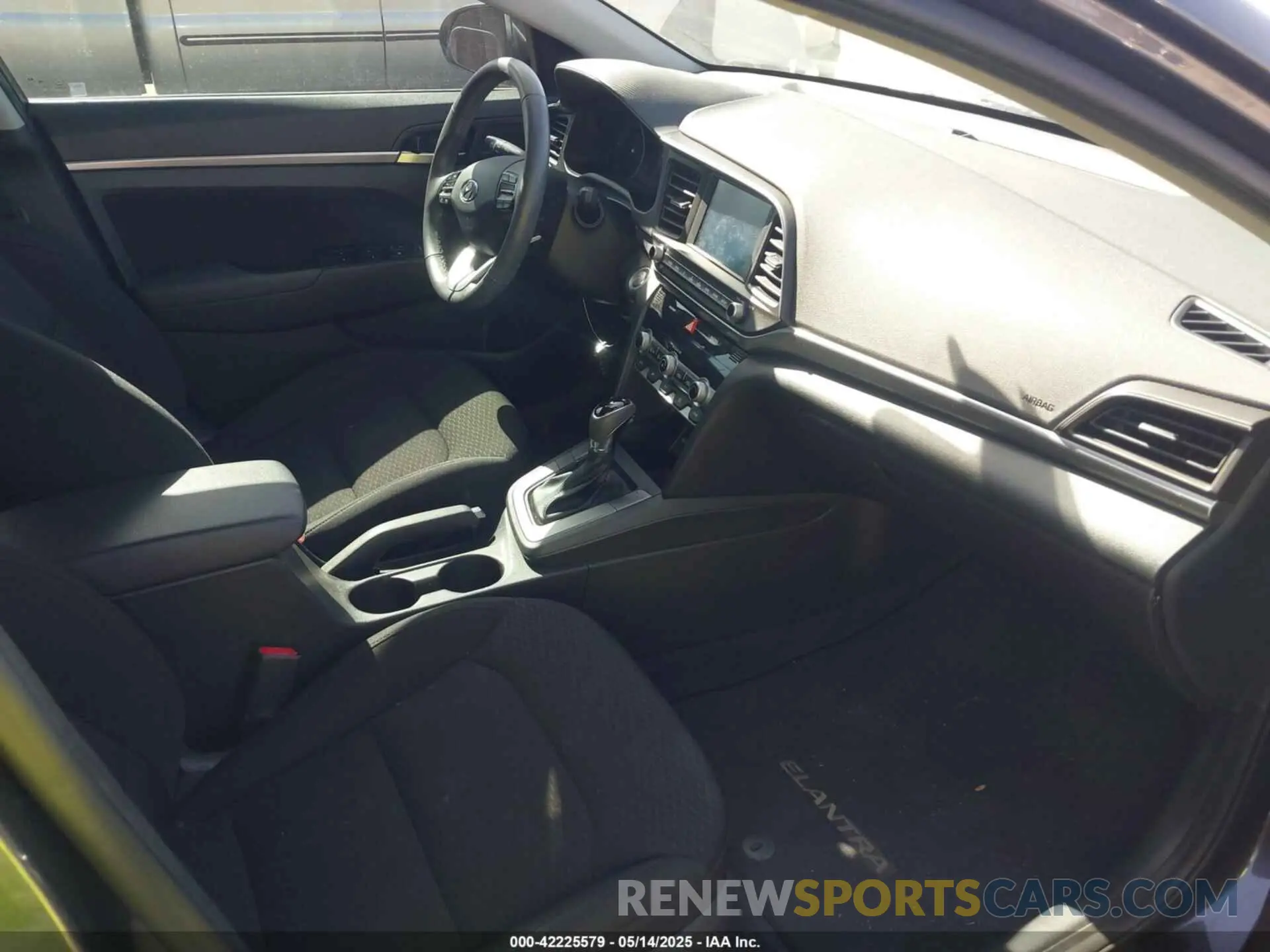 5 fotografías del automóvil dañado 5NPD84LFXLH561461 HYUNDAI ELANTRA 2020