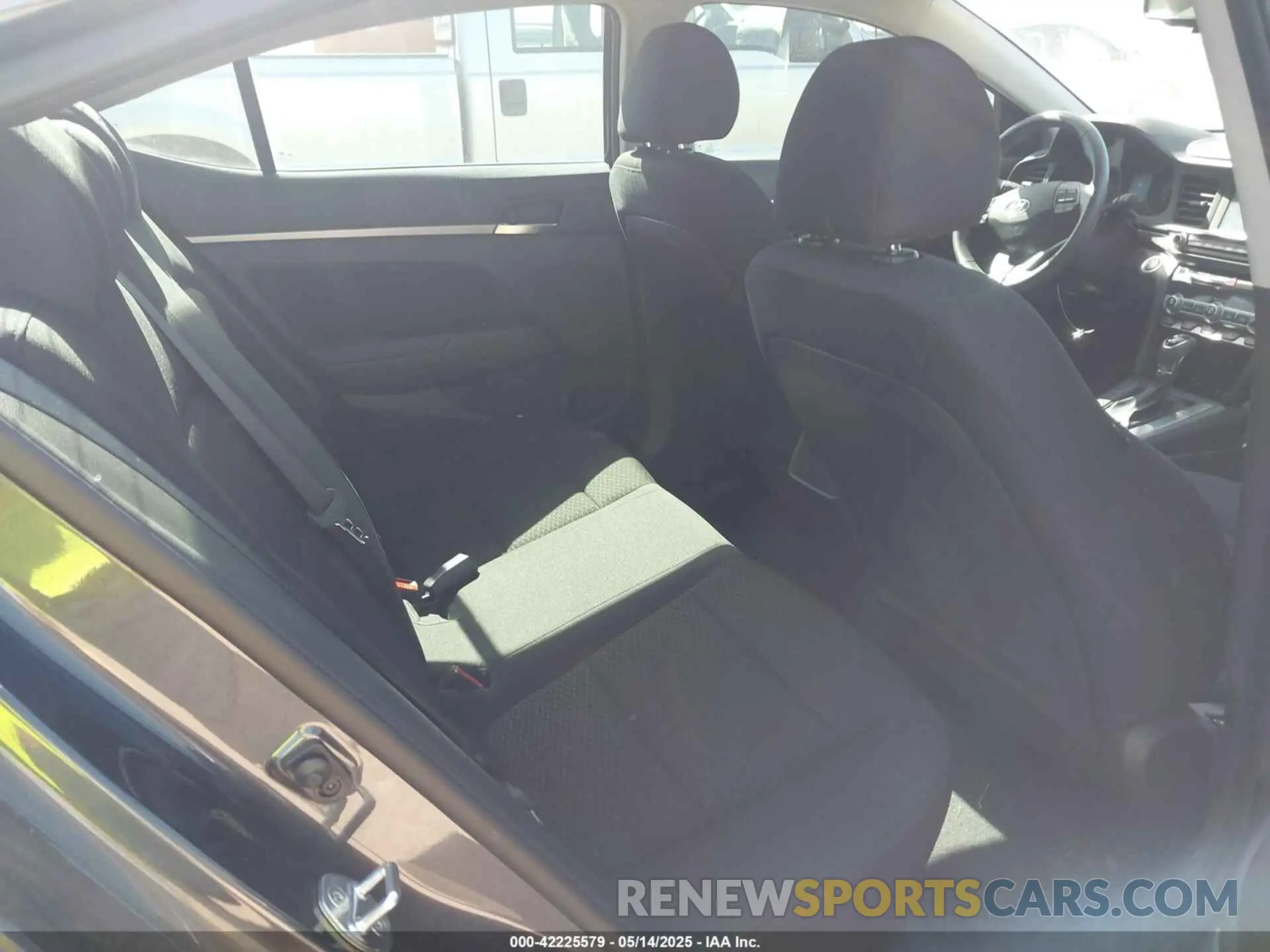 8 fotografías del automóvil dañado 5NPD84LFXLH561461 HYUNDAI ELANTRA 2020