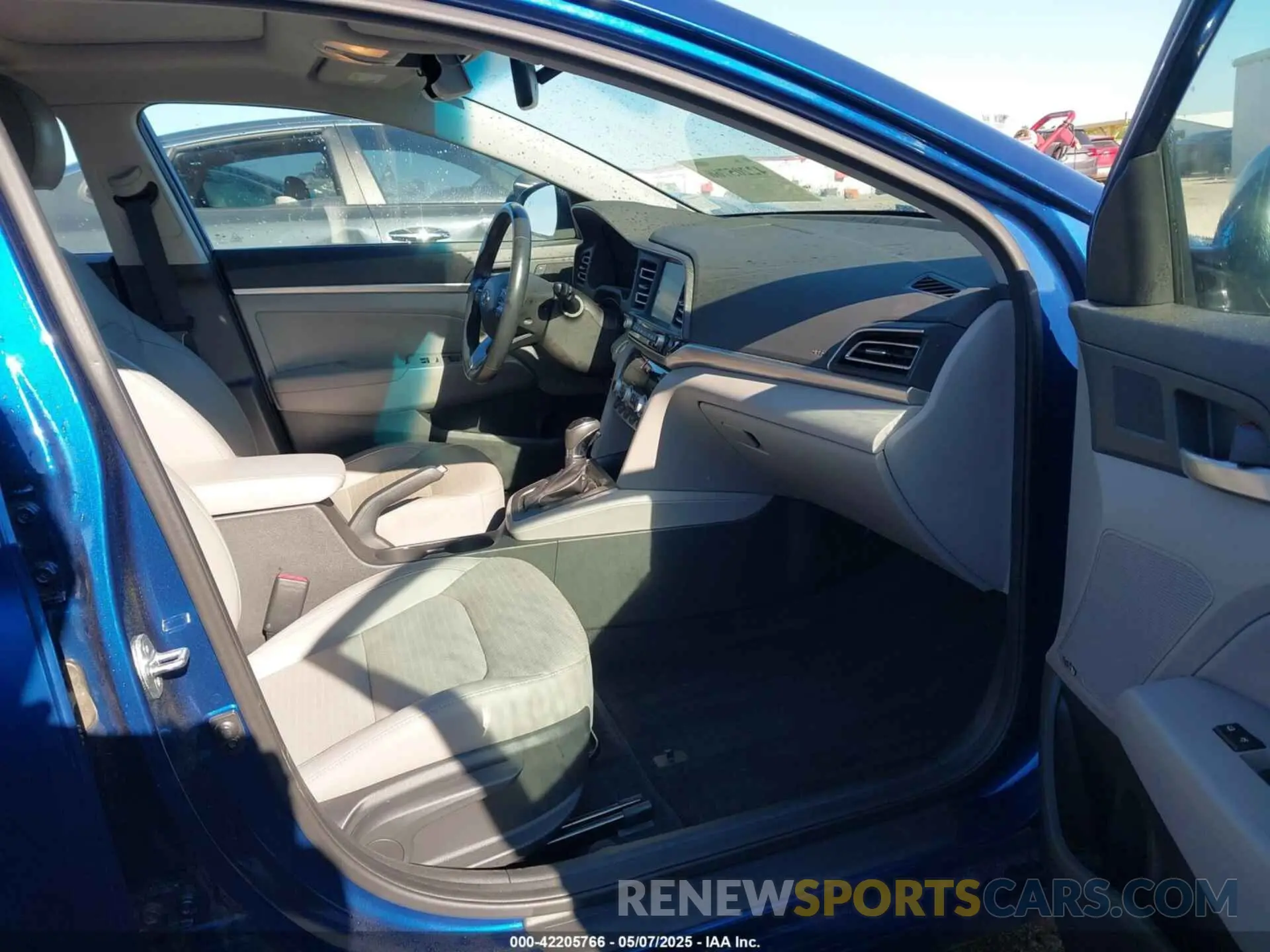 5 fotografías del automóvil dañado 5NPD84LFXLH566501 HYUNDAI ELANTRA 2020