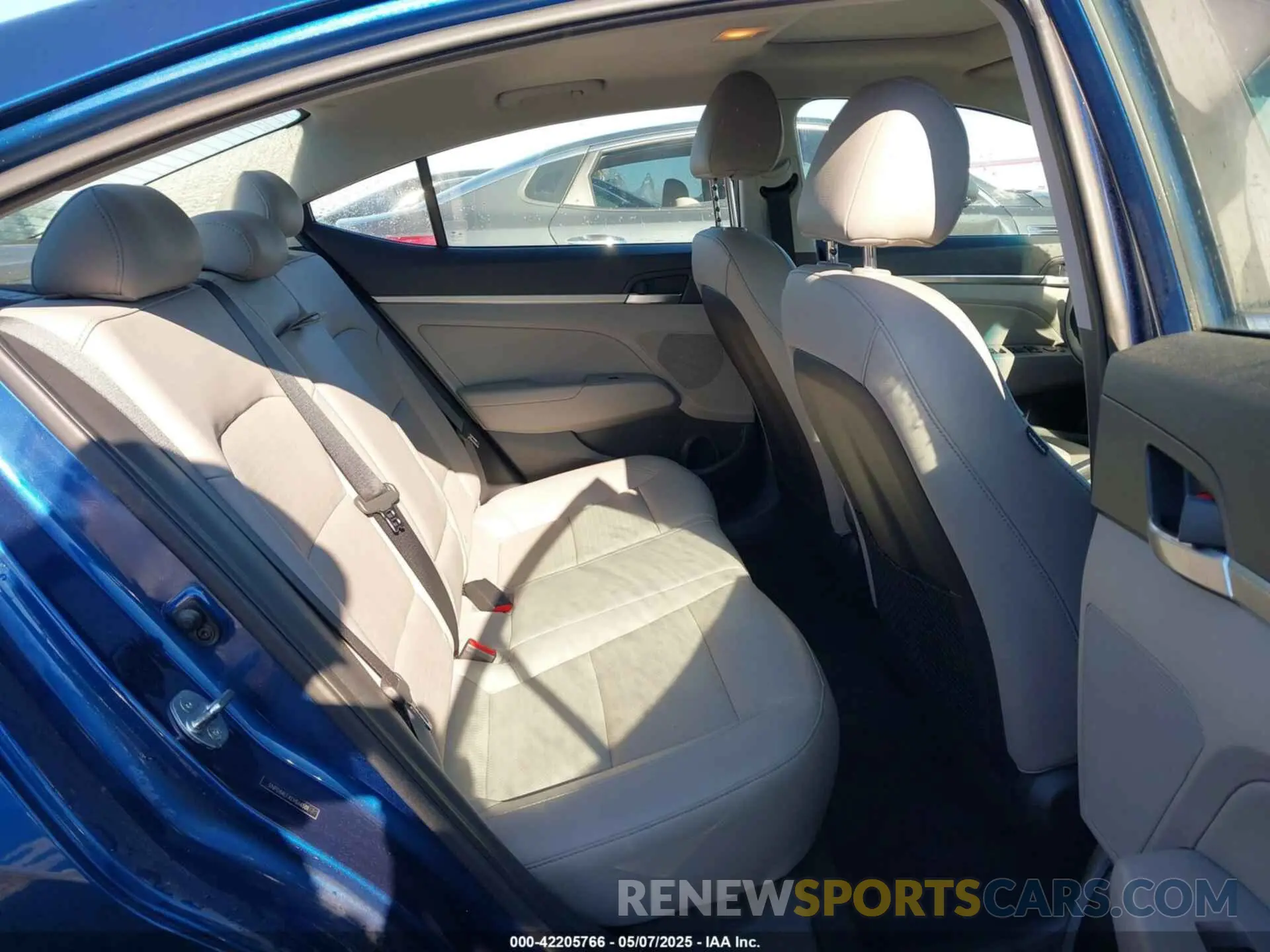 8 fotografías del automóvil dañado 5NPD84LFXLH566501 HYUNDAI ELANTRA 2020
