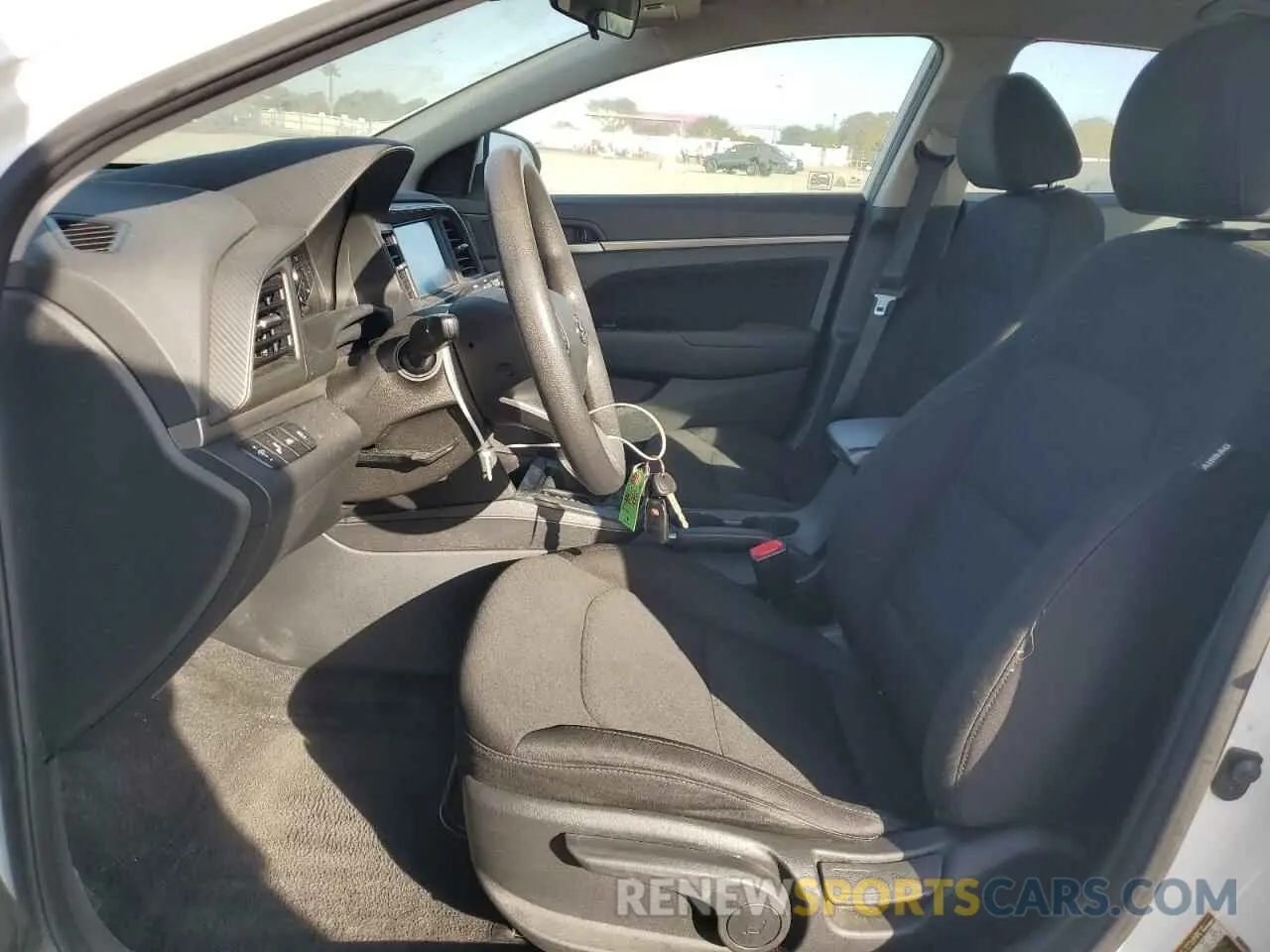 7 fotografías del automóvil dañado 5NPD84LFXLH577336 HYUNDAI ELANTRA 2020