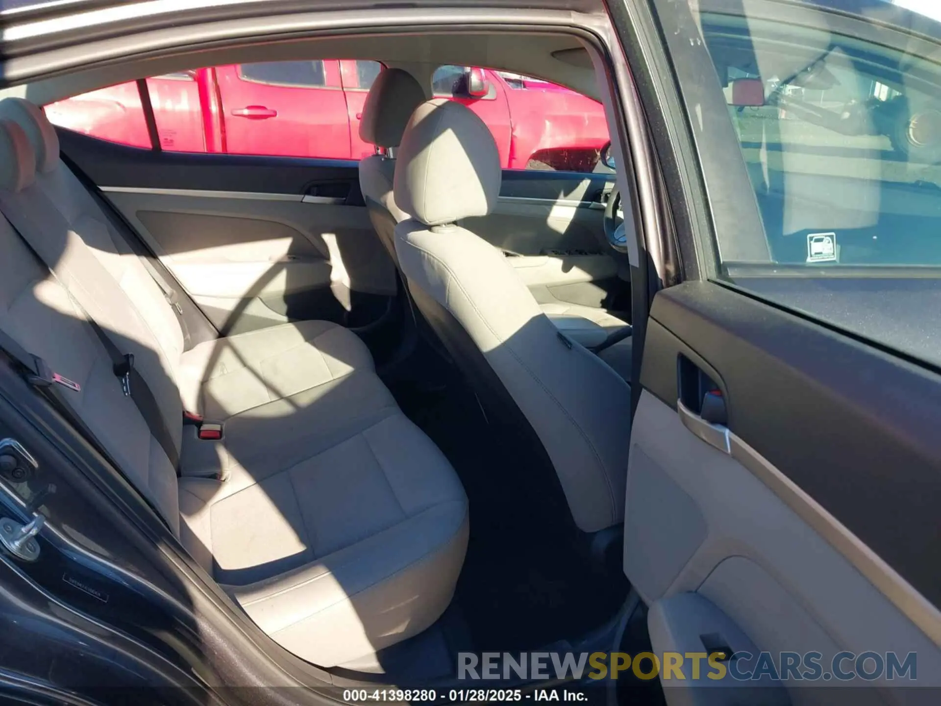 8 fotografías del automóvil dañado 5NPD84LFXLH582424 HYUNDAI ELANTRA 2020
