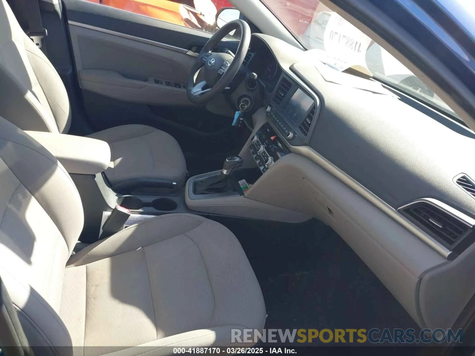 5 fotografías del automóvil dañado 5NPD84LFXLH583556 HYUNDAI ELANTRA 2020