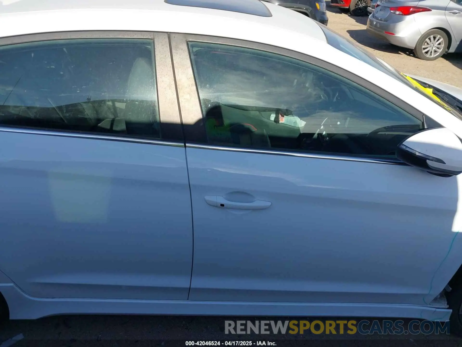 14 fotografías del automóvil dañado KMHD04LB5LU961269 HYUNDAI ELANTRA 2020