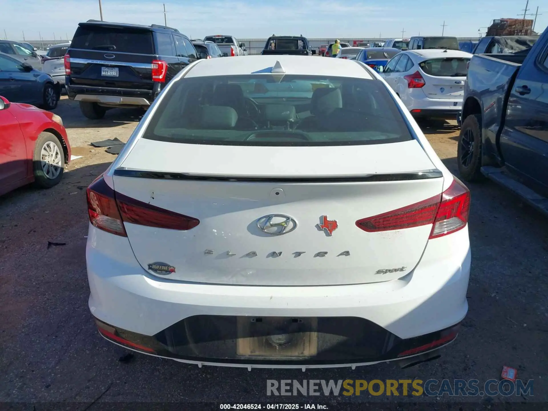 17 fotografías del automóvil dañado KMHD04LB5LU961269 HYUNDAI ELANTRA 2020
