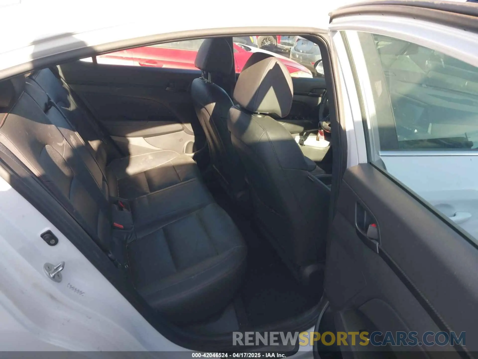 8 fotografías del automóvil dañado KMHD04LB5LU961269 HYUNDAI ELANTRA 2020
