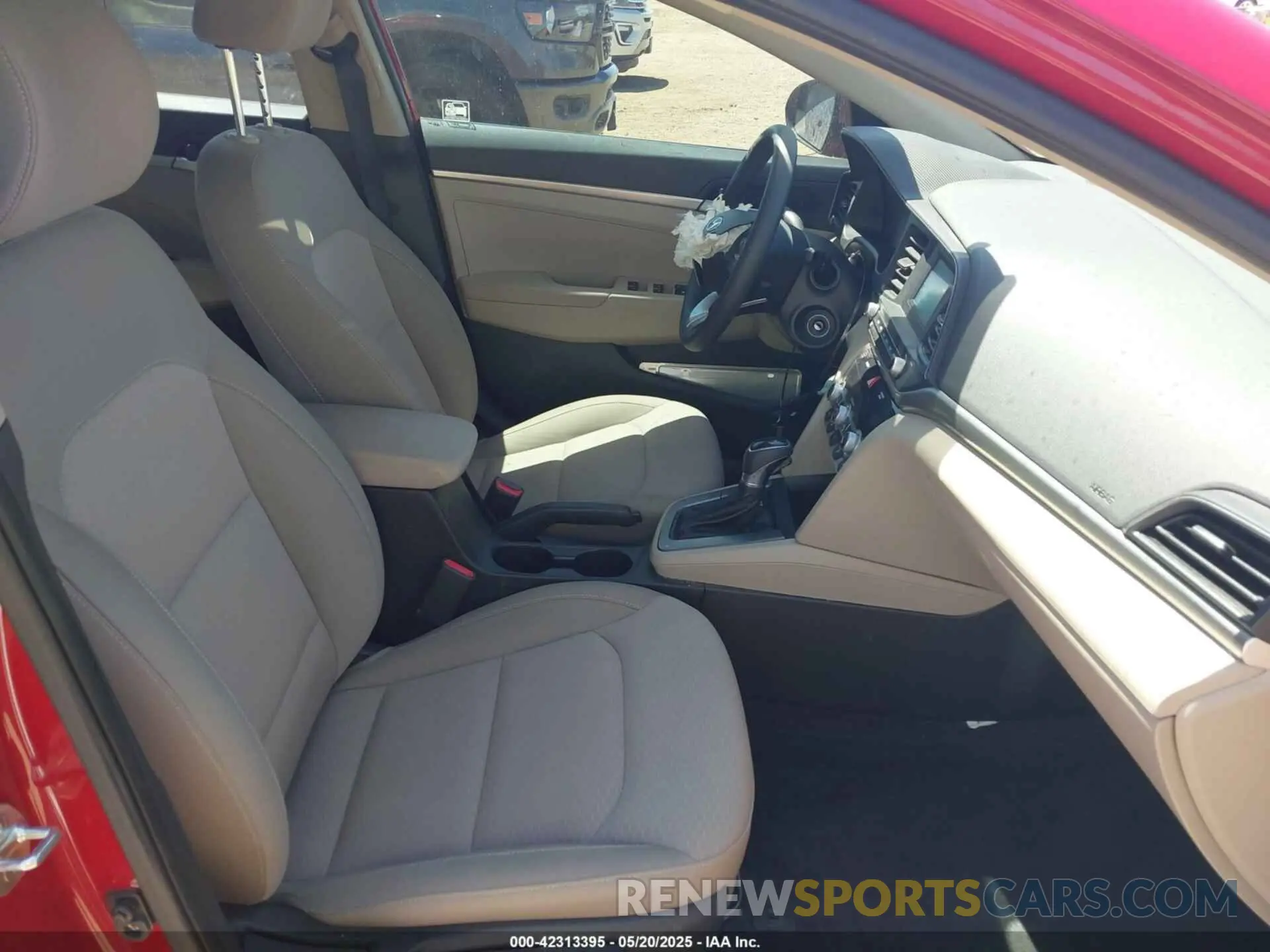 5 fotografías del automóvil dañado KMHD74LF0LU091896 HYUNDAI ELANTRA 2020