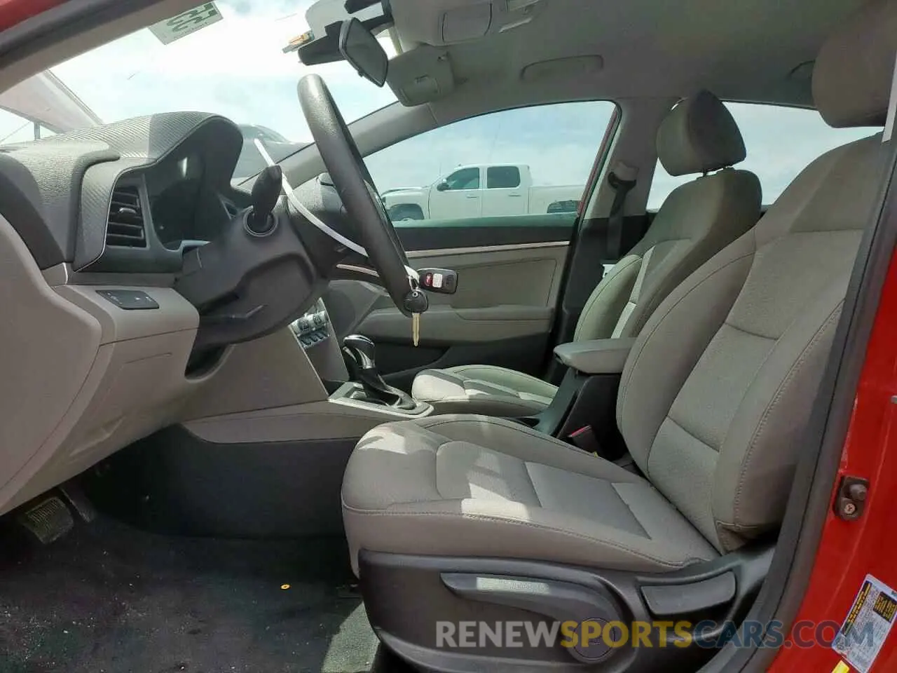 7 fotografías del automóvil dañado KMHD74LF0LU092000 HYUNDAI ELANTRA 2020