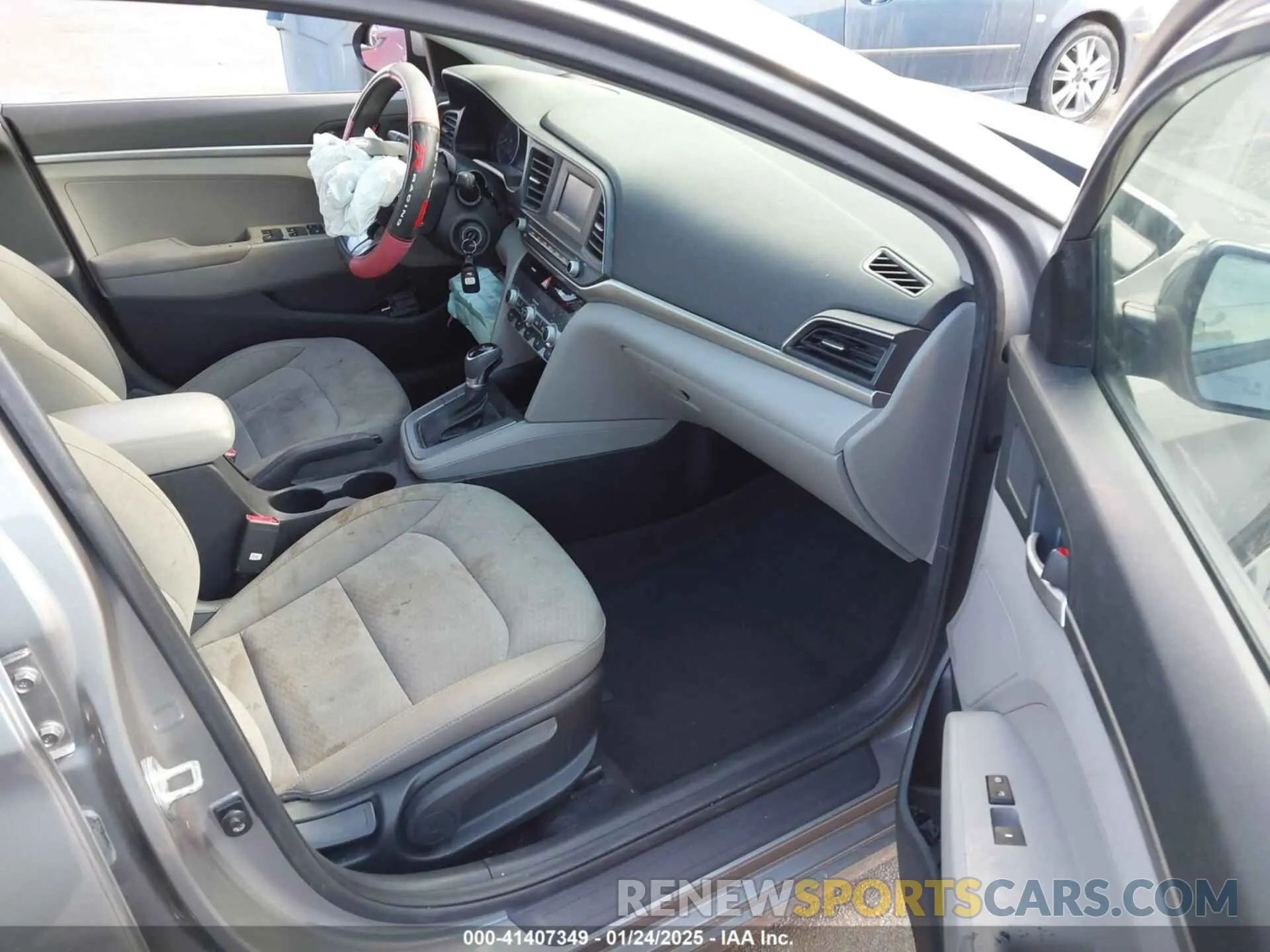 5 fotografías del automóvil dañado KMHD74LF0LU915539 HYUNDAI ELANTRA 2020
