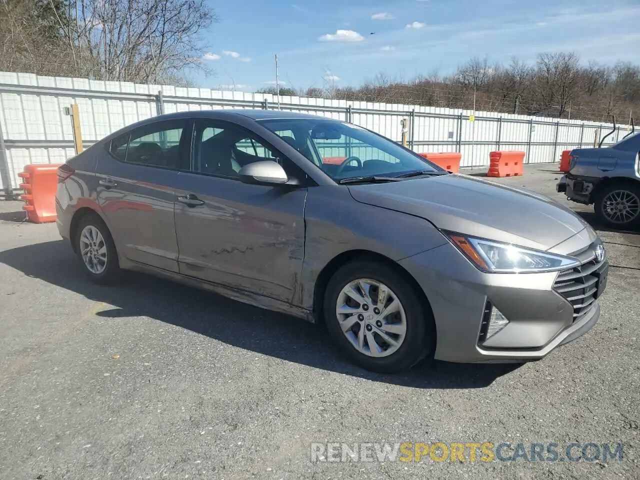 4 fotografías del automóvil dañado KMHD74LF0LU951571 HYUNDAI ELANTRA 2020