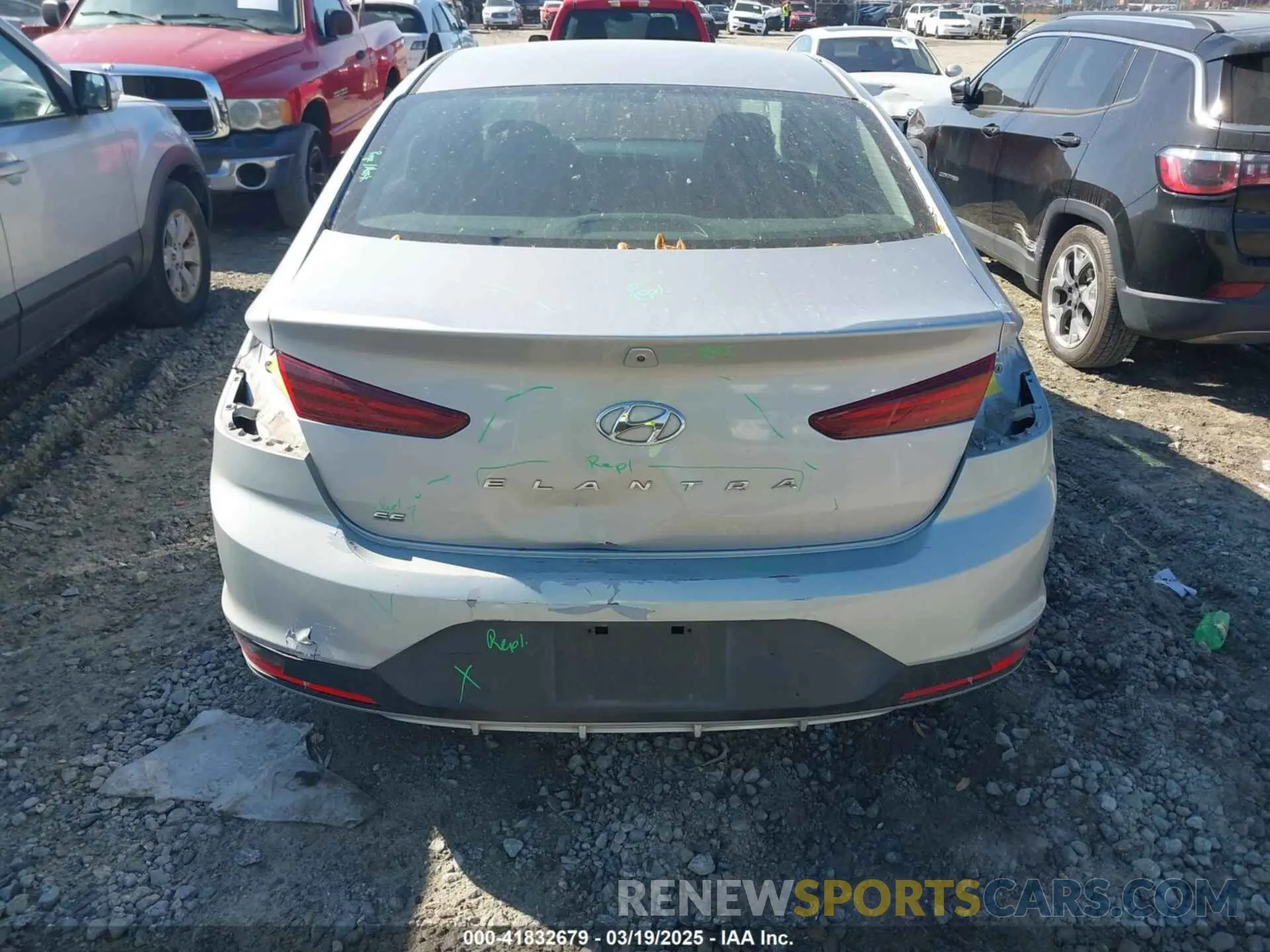 16 fotografías del automóvil dañado KMHD74LF1LU944323 HYUNDAI ELANTRA 2020