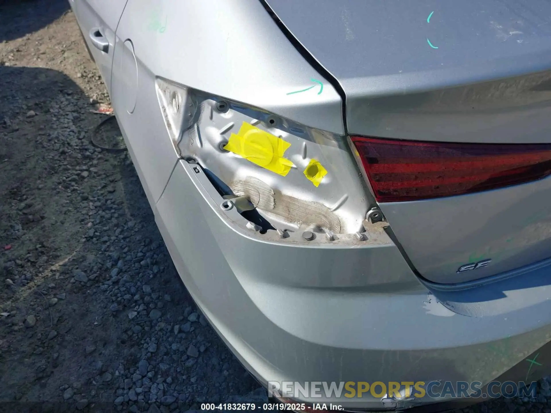 17 fotografías del automóvil dañado KMHD74LF1LU944323 HYUNDAI ELANTRA 2020