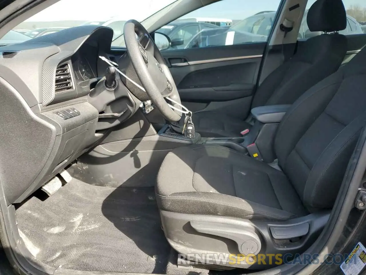 7 fotografías del automóvil dañado KMHD74LF3LU020661 HYUNDAI ELANTRA 2020