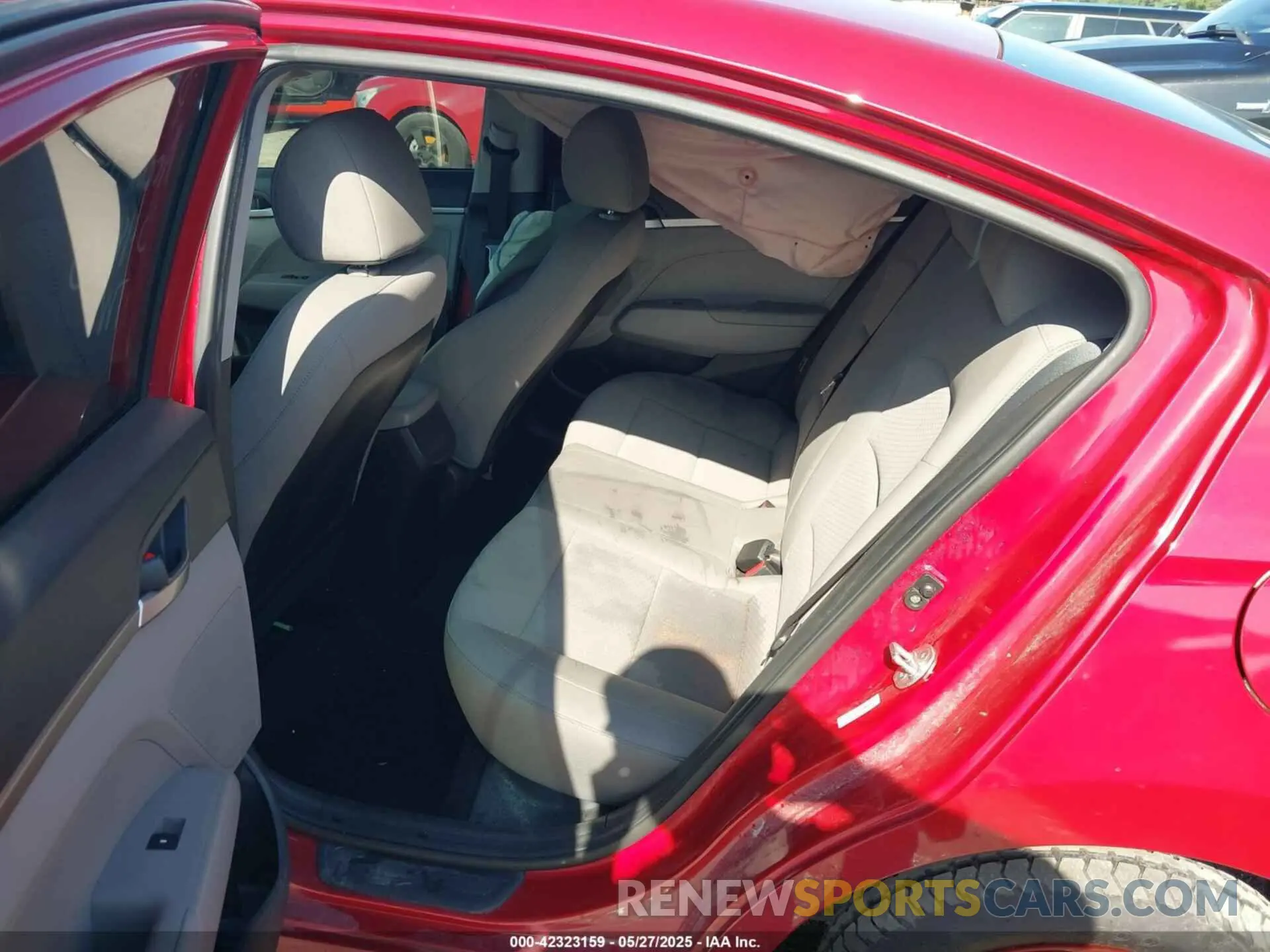 8 fotografías del automóvil dañado KMHD74LF3LU989117 HYUNDAI ELANTRA 2020