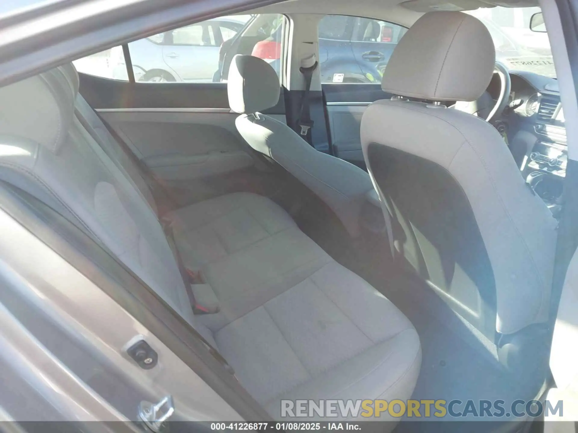 8 fotografías del automóvil dañado KMHD74LF4LU092744 HYUNDAI ELANTRA 2020