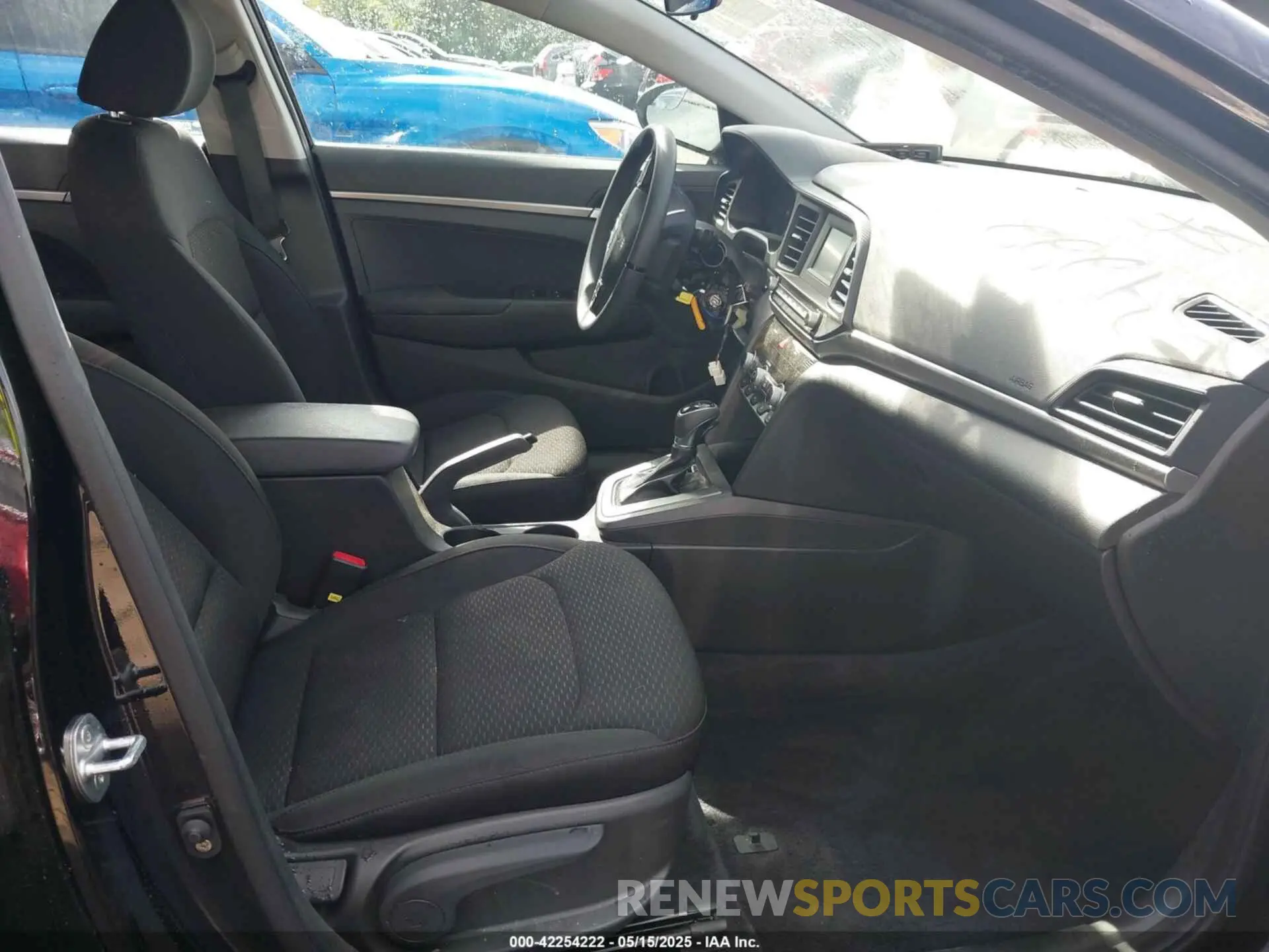 5 fotografías del automóvil dañado KMHD74LF4LU928830 HYUNDAI ELANTRA 2020
