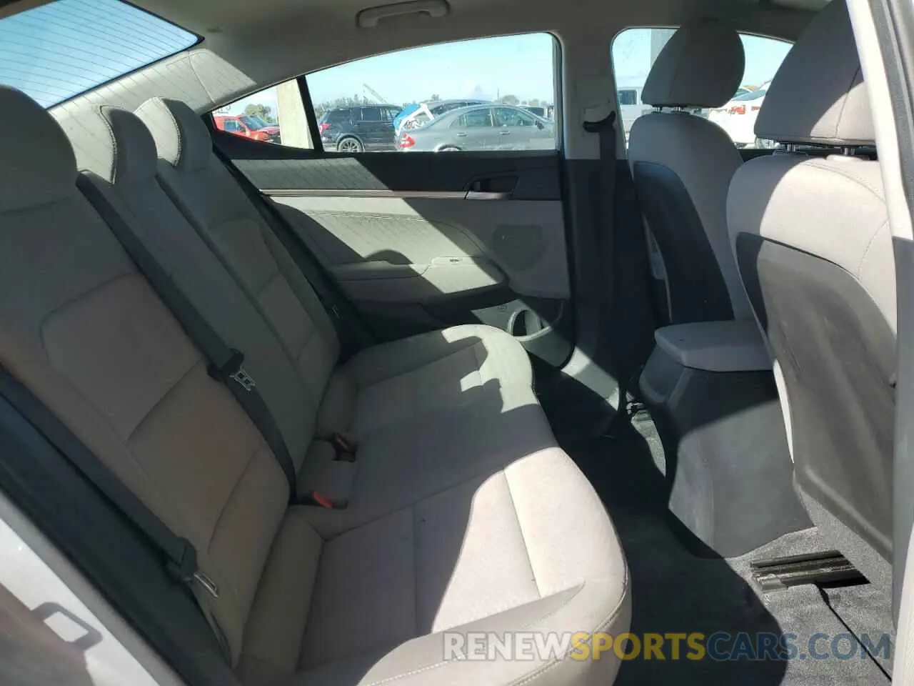 10 fotografías del automóvil dañado KMHD74LF5LU926939 HYUNDAI ELANTRA 2020