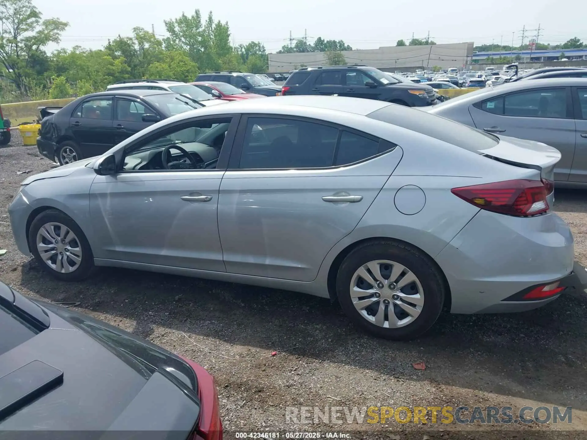 14 fotografías del automóvil dañado KMHD74LF5LU927590 HYUNDAI ELANTRA 2020