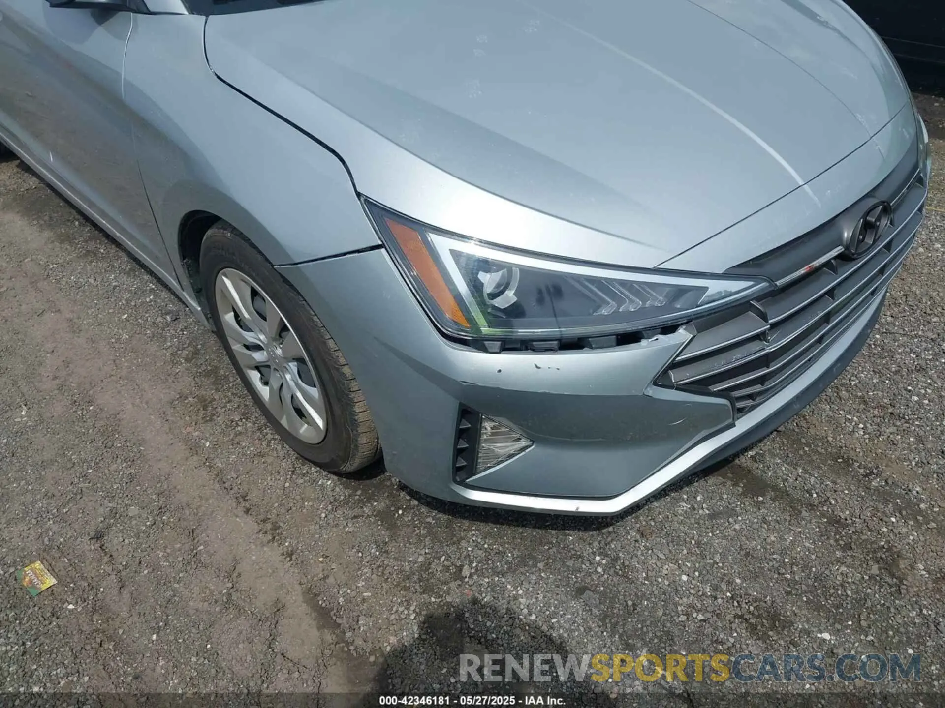 19 fotografías del automóvil dañado KMHD74LF5LU927590 HYUNDAI ELANTRA 2020