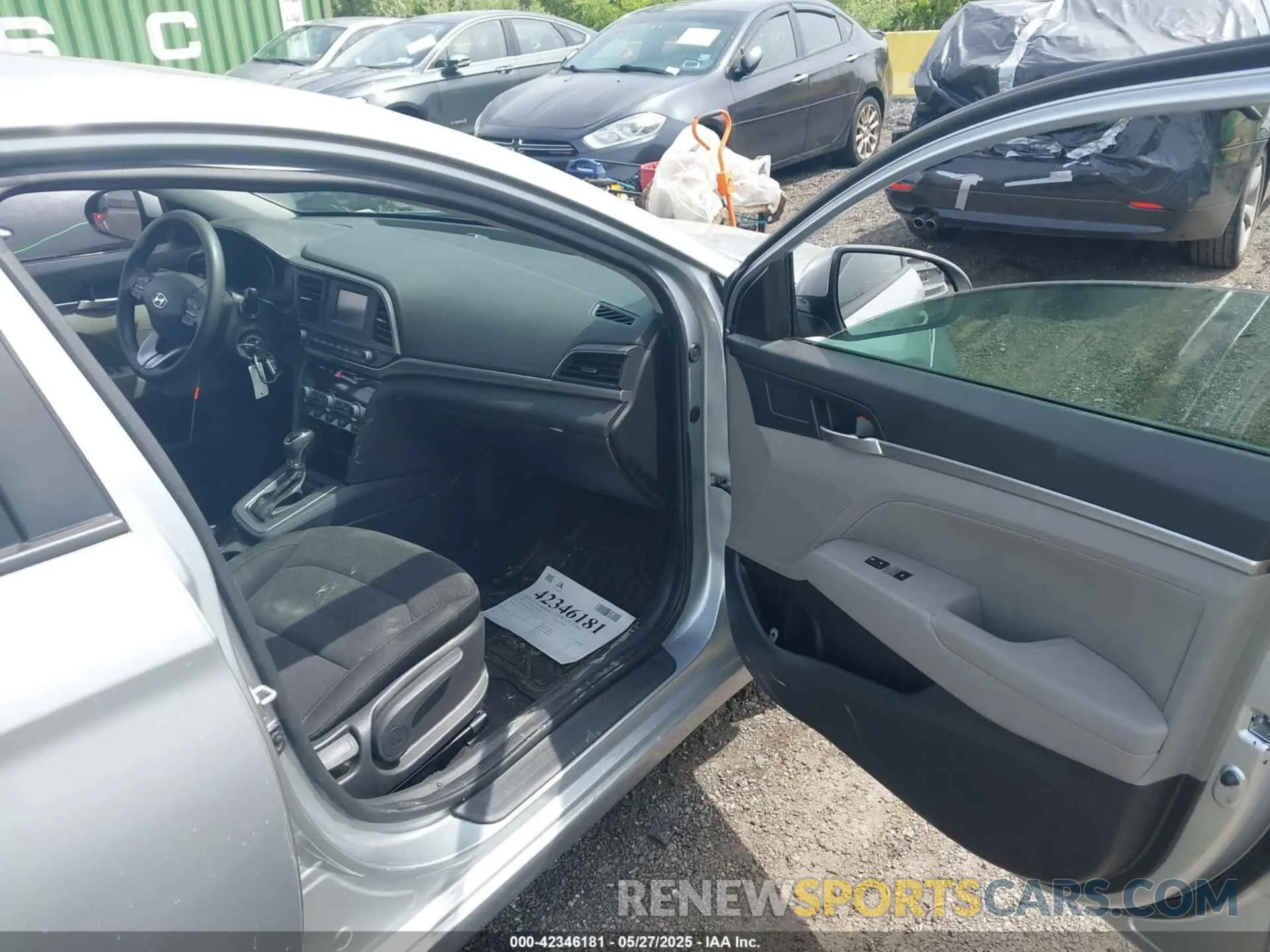 5 fotografías del automóvil dañado KMHD74LF5LU927590 HYUNDAI ELANTRA 2020