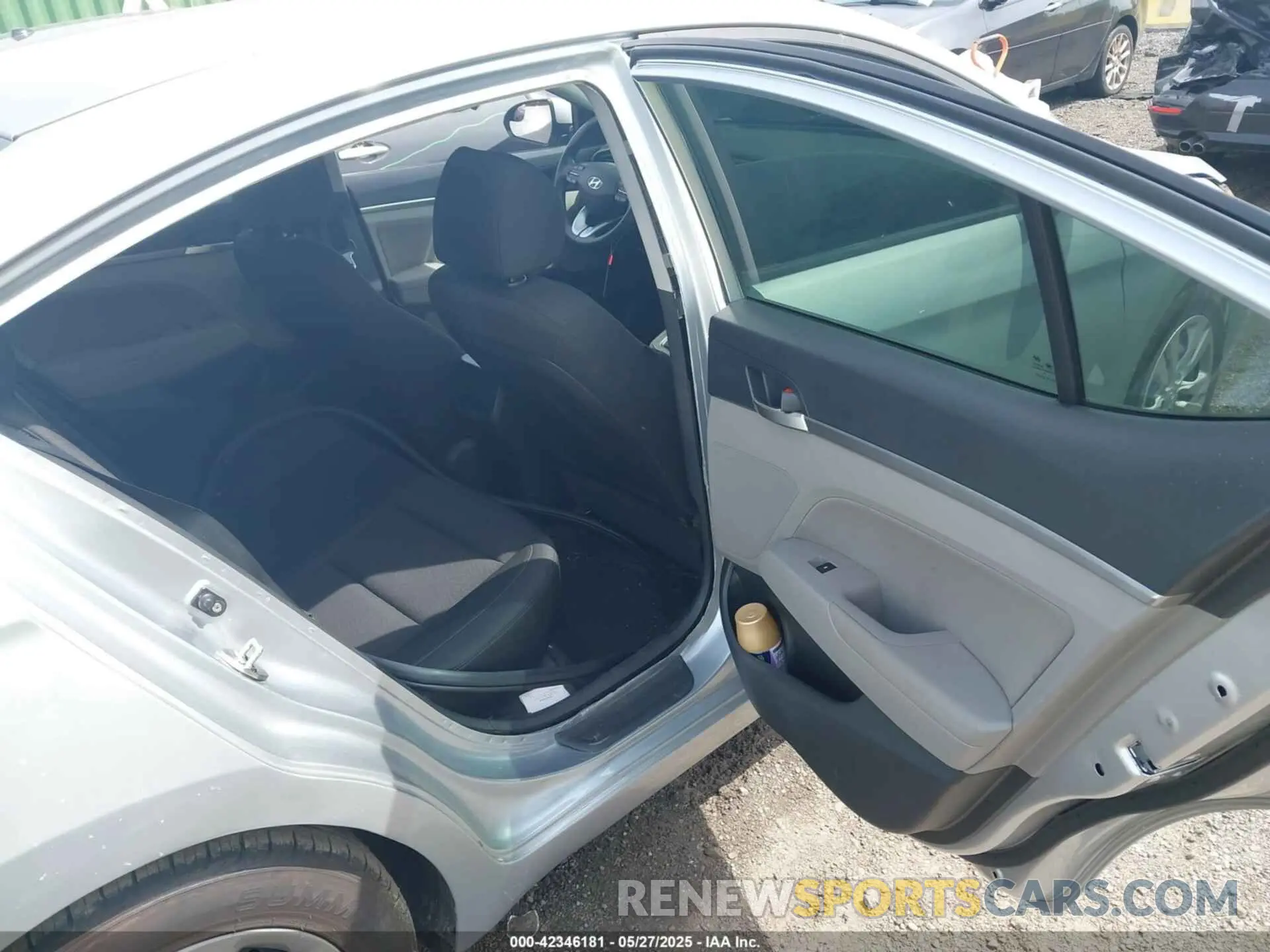 8 fotografías del automóvil dañado KMHD74LF5LU927590 HYUNDAI ELANTRA 2020