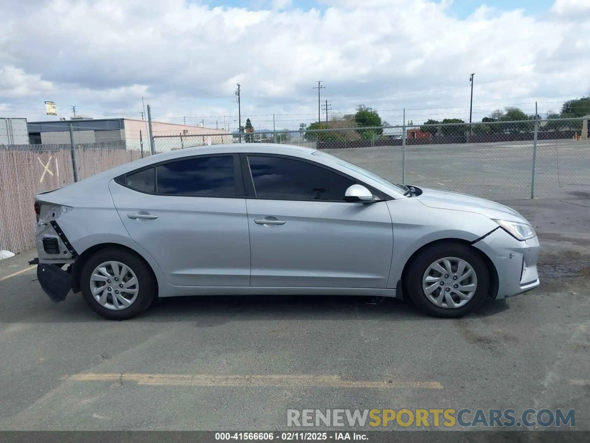 13 fotografías del automóvil dañado KMHD74LF5LU970360 HYUNDAI ELANTRA 2020