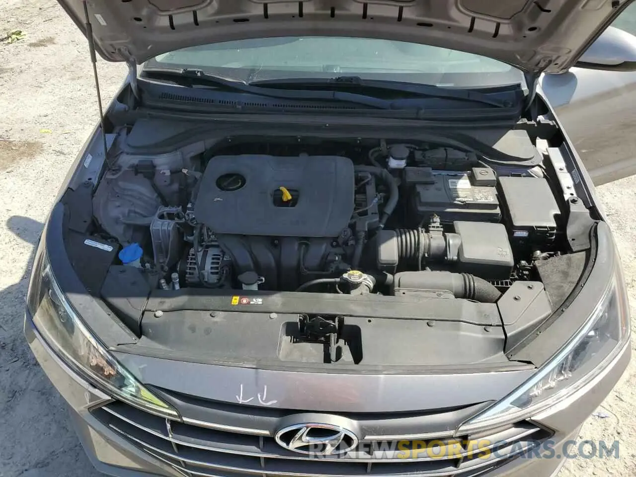 11 fotografías del automóvil dañado KMHD74LF7LU105423 HYUNDAI ELANTRA 2020