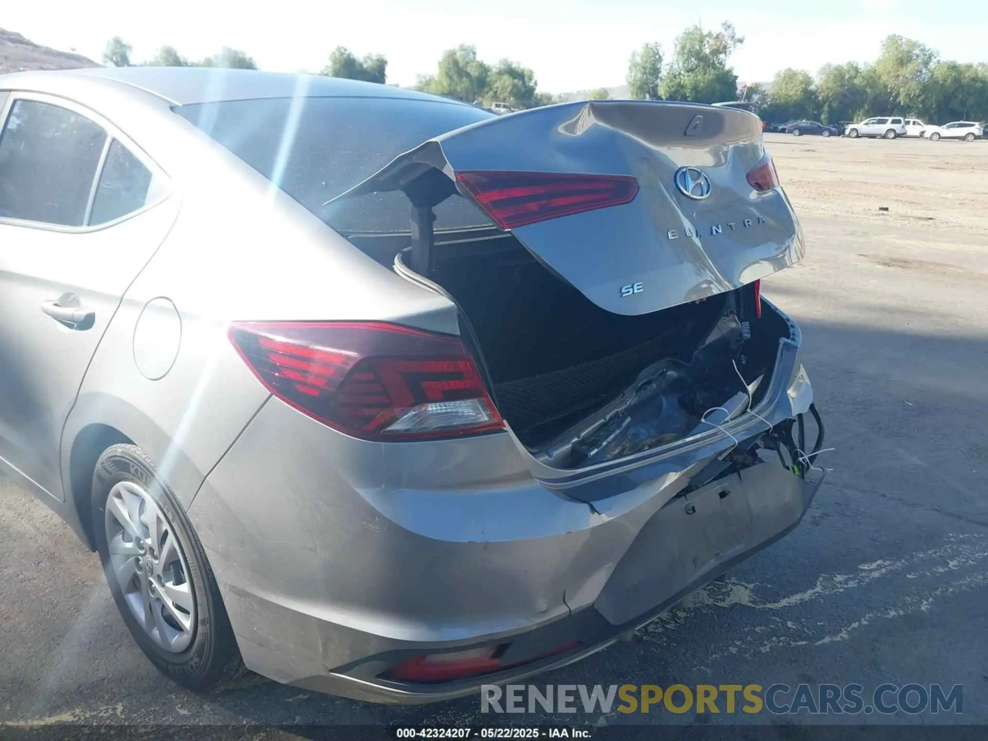 6 fotografías del automóvil dañado KMHD74LF8LU948224 HYUNDAI ELANTRA 2020