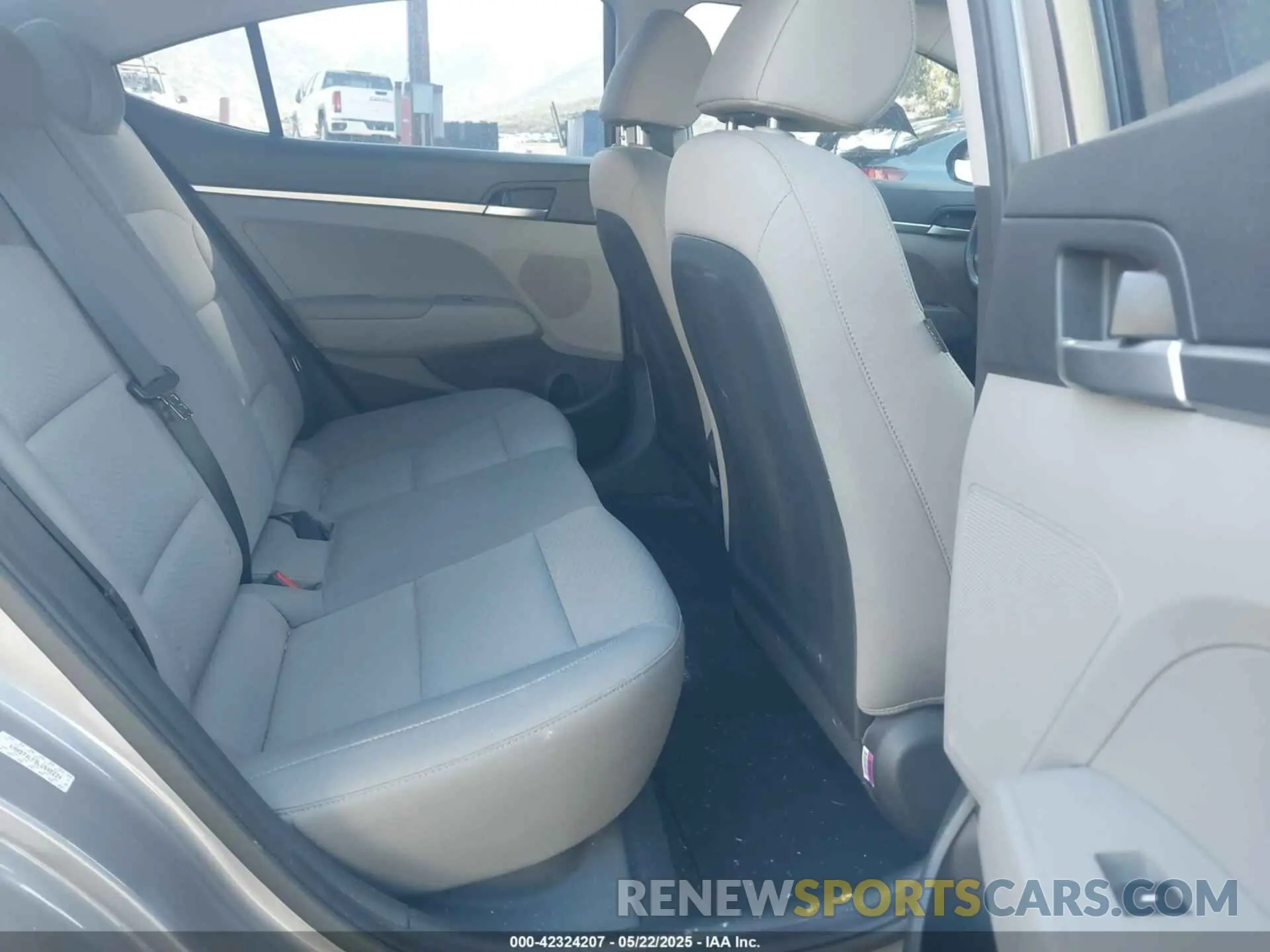 8 fotografías del automóvil dañado KMHD74LF8LU948224 HYUNDAI ELANTRA 2020
