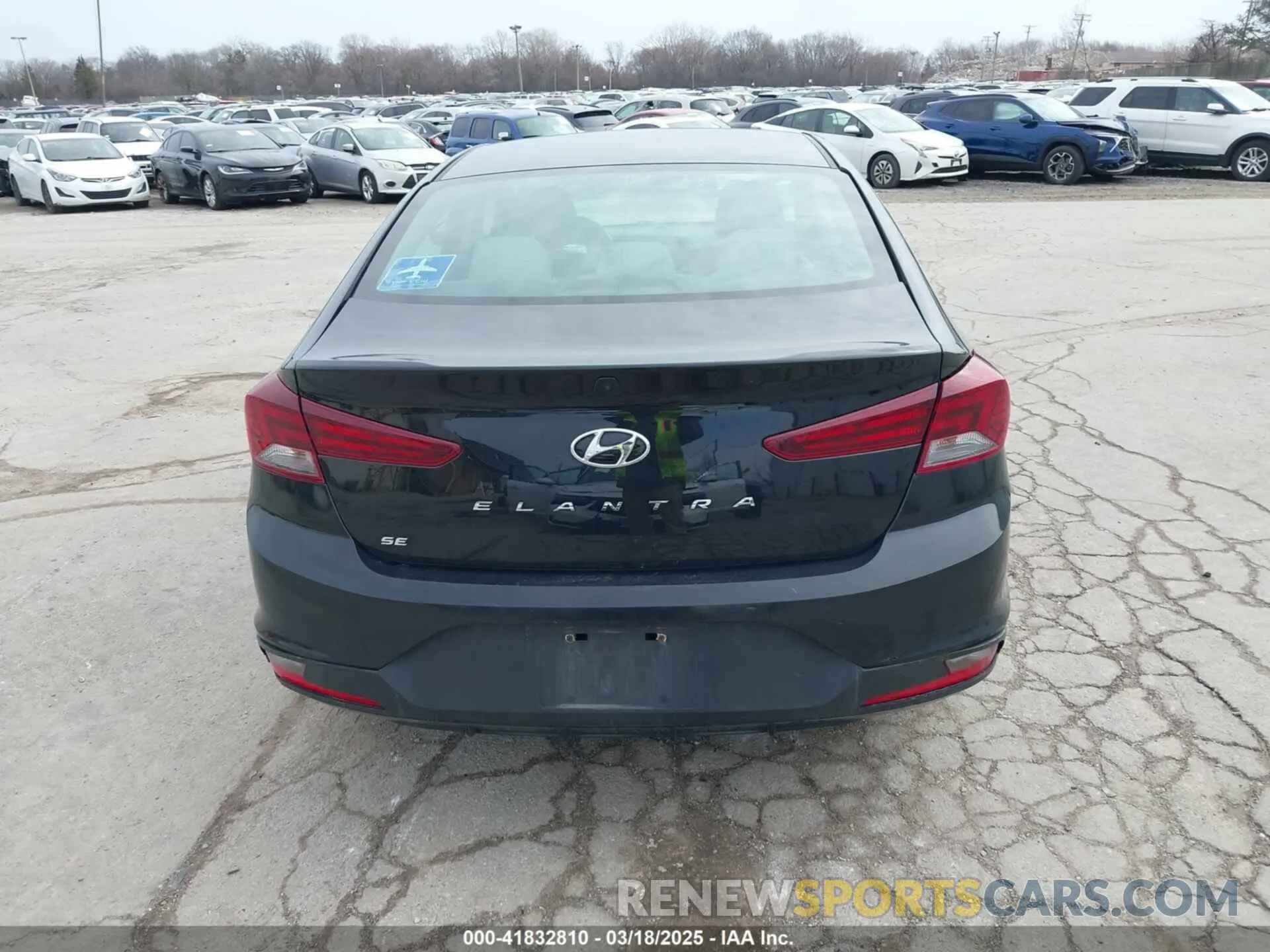 16 fotografías del automóvil dañado KMHD74LF9LU081030 HYUNDAI ELANTRA 2020