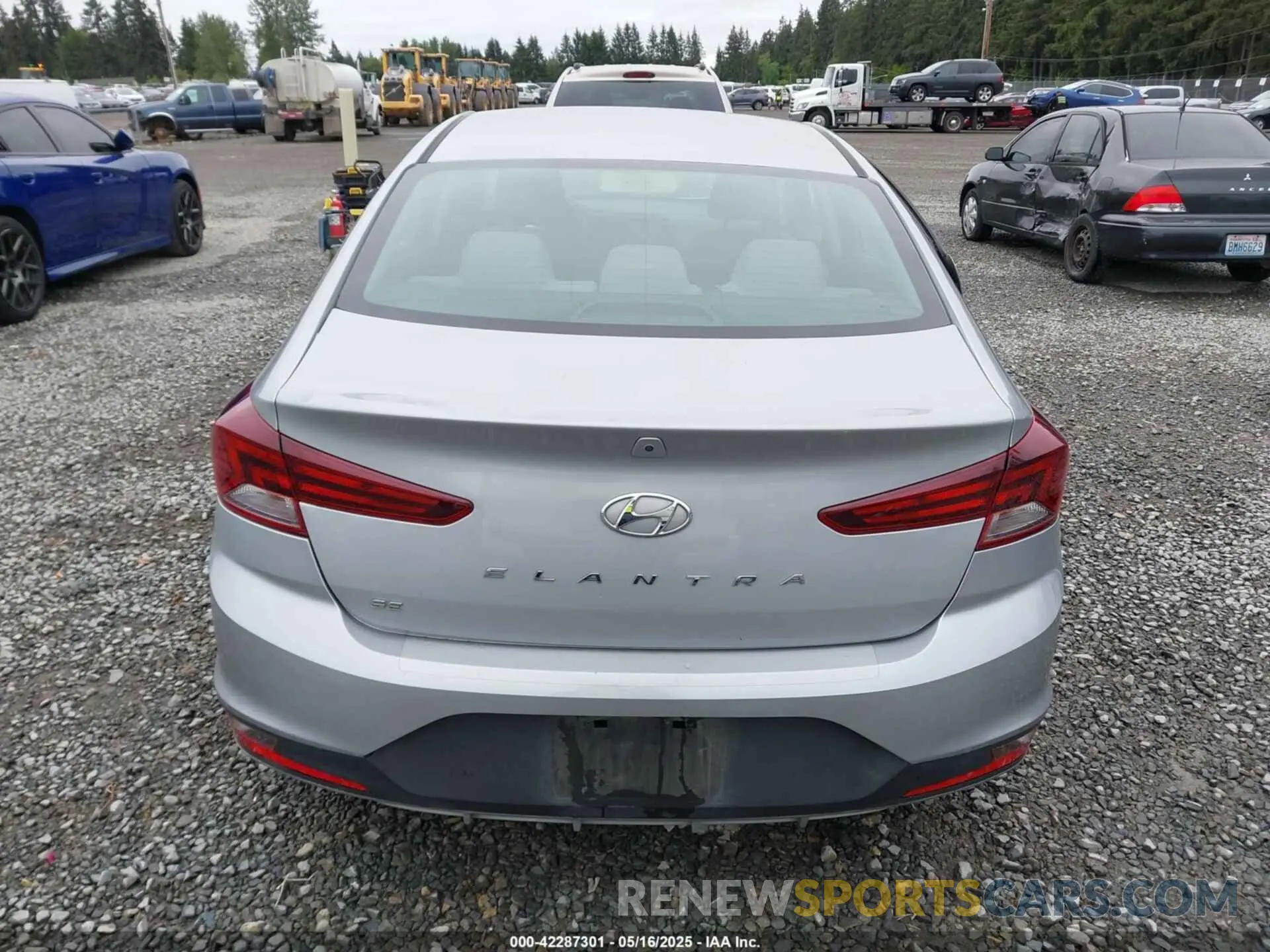15 fotografías del automóvil dañado KMHD74LFXLU027803 HYUNDAI ELANTRA 2020