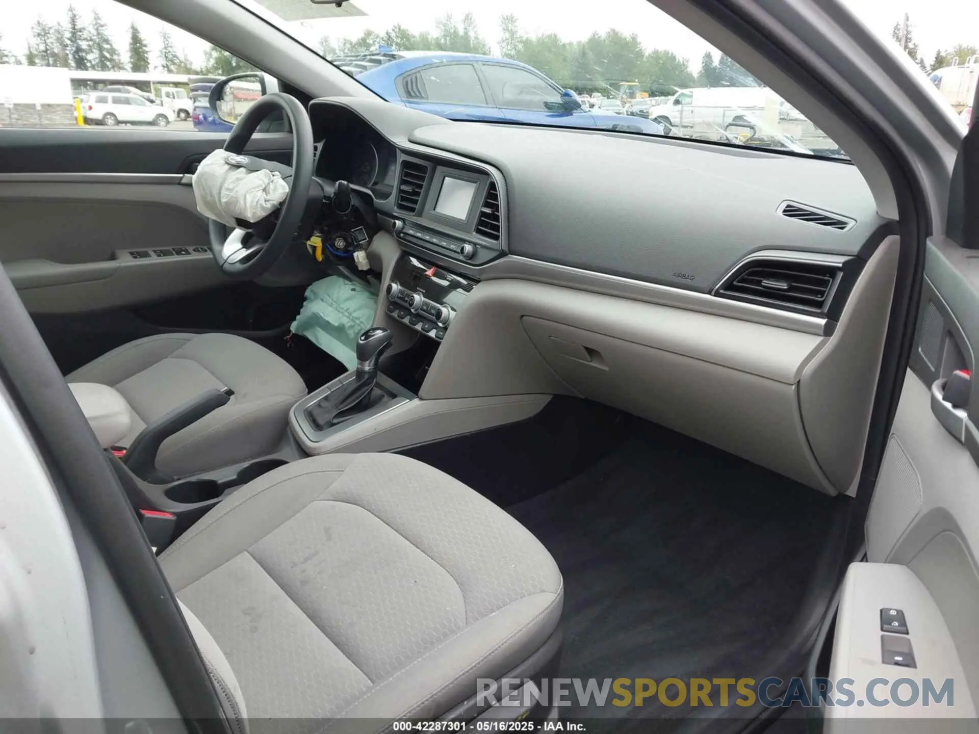 5 fotografías del automóvil dañado KMHD74LFXLU027803 HYUNDAI ELANTRA 2020