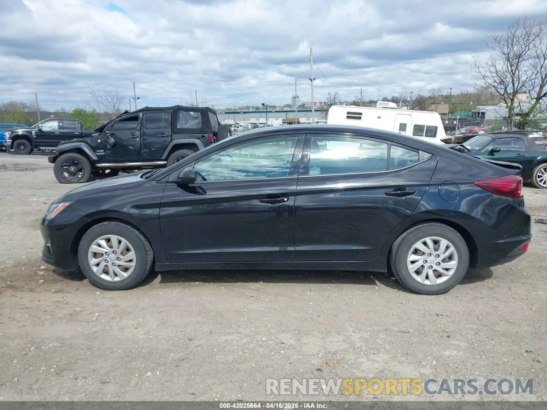 13 fotografías del automóvil dañado KMHD74LFXLU994444 HYUNDAI ELANTRA 2020
