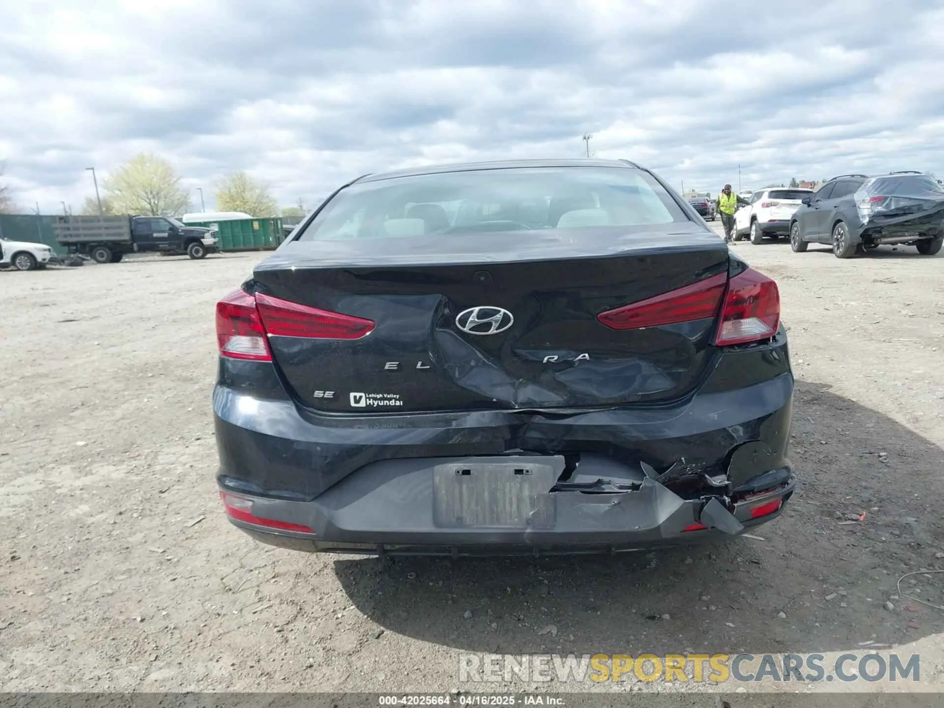 15 fotografías del automóvil dañado KMHD74LFXLU994444 HYUNDAI ELANTRA 2020