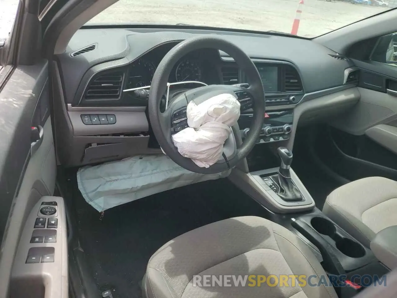 8 fotografías del automóvil dañado KMHD84LF0LU013227 HYUNDAI ELANTRA 2020