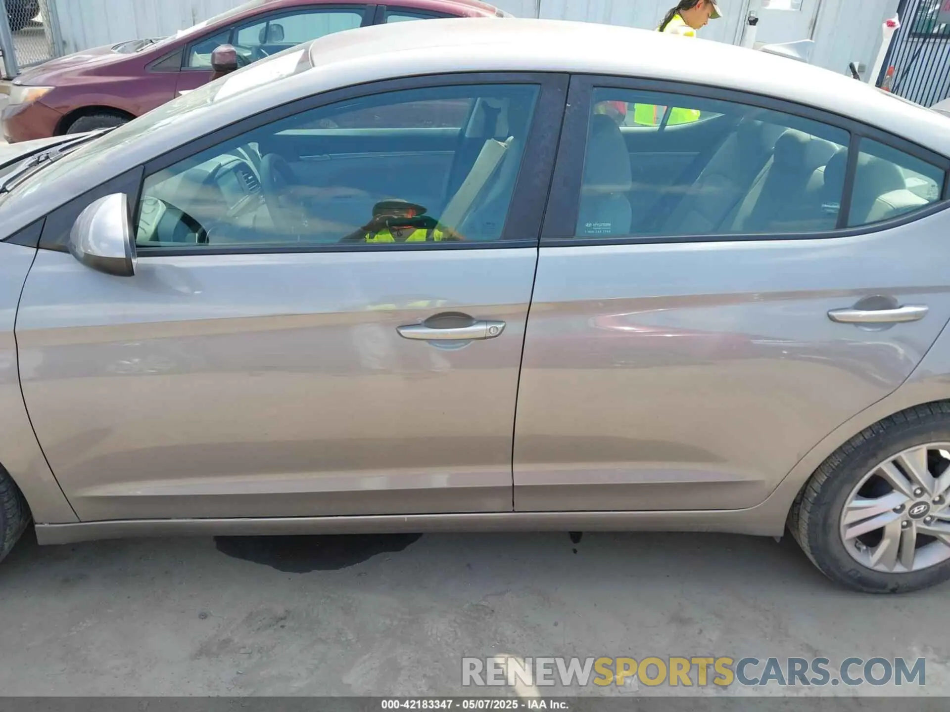 14 fotografías del automóvil dañado KMHD84LF2LU091797 HYUNDAI ELANTRA 2020