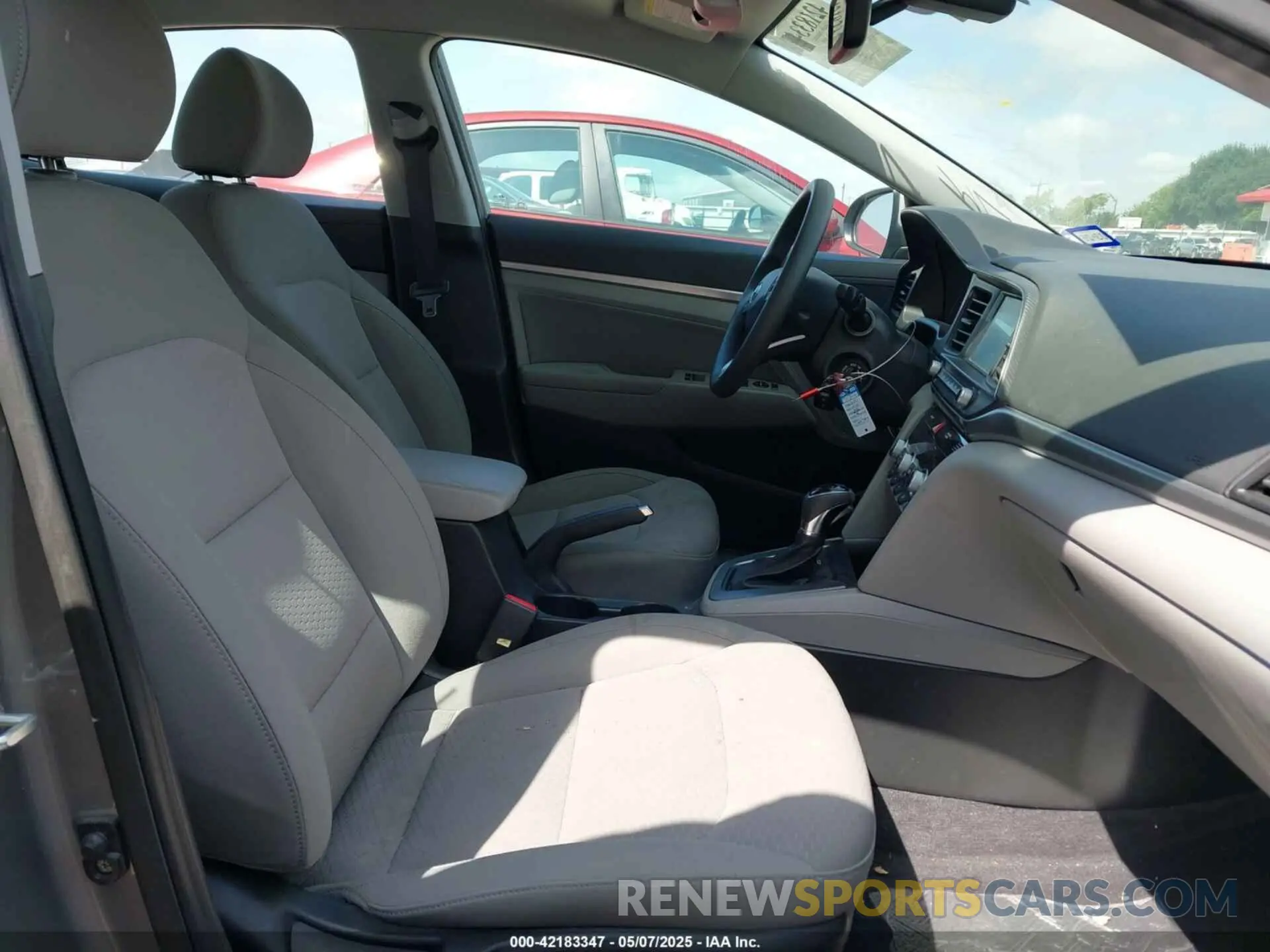 5 fotografías del automóvil dañado KMHD84LF2LU091797 HYUNDAI ELANTRA 2020