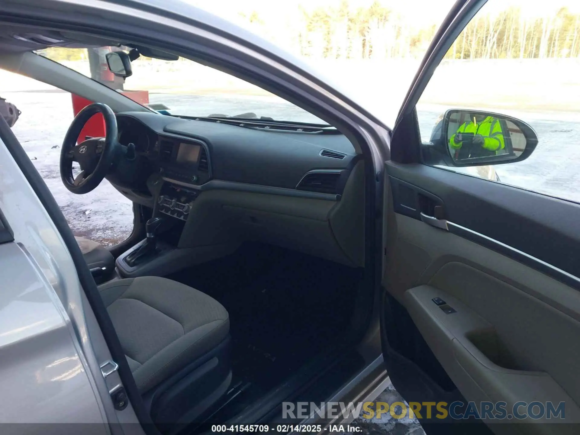 5 fotografías del automóvil dañado KMHD84LF3LU067184 HYUNDAI ELANTRA 2020