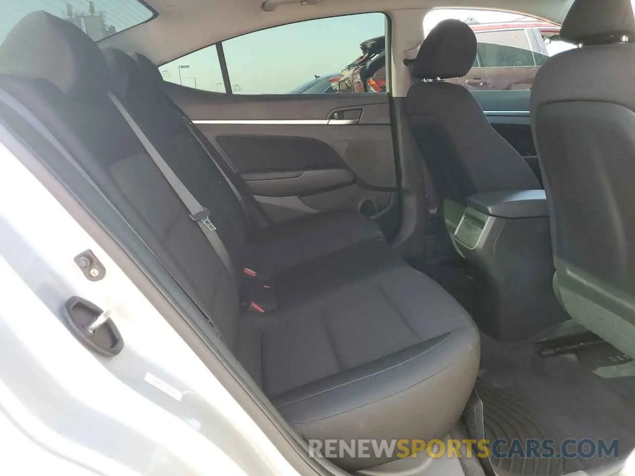 10 fotografías del automóvil dañado KMHD84LF3LU076502 HYUNDAI ELANTRA 2020