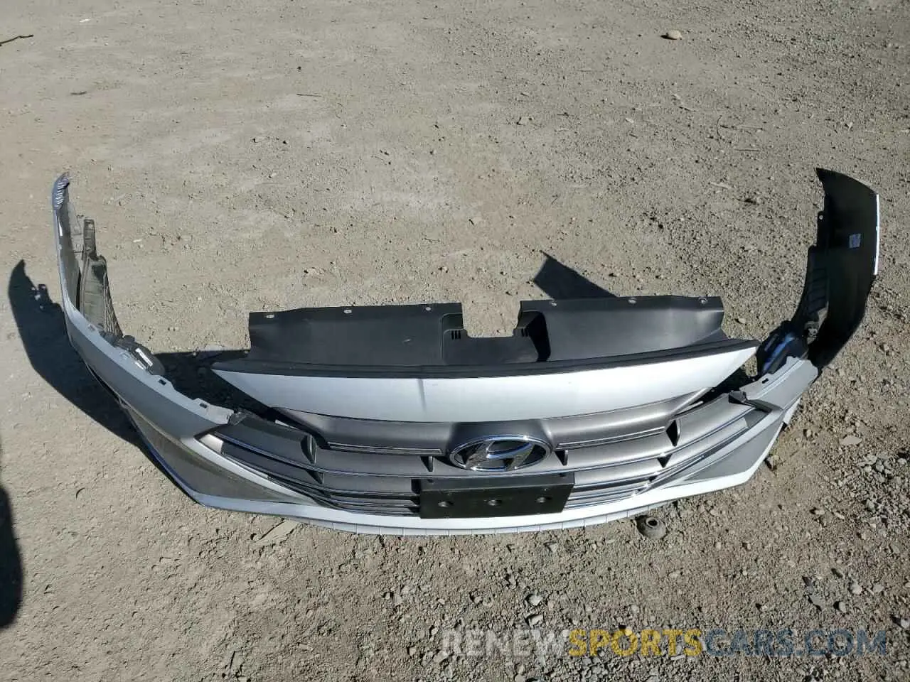 12 fotografías del automóvil dañado KMHD84LF3LU076502 HYUNDAI ELANTRA 2020