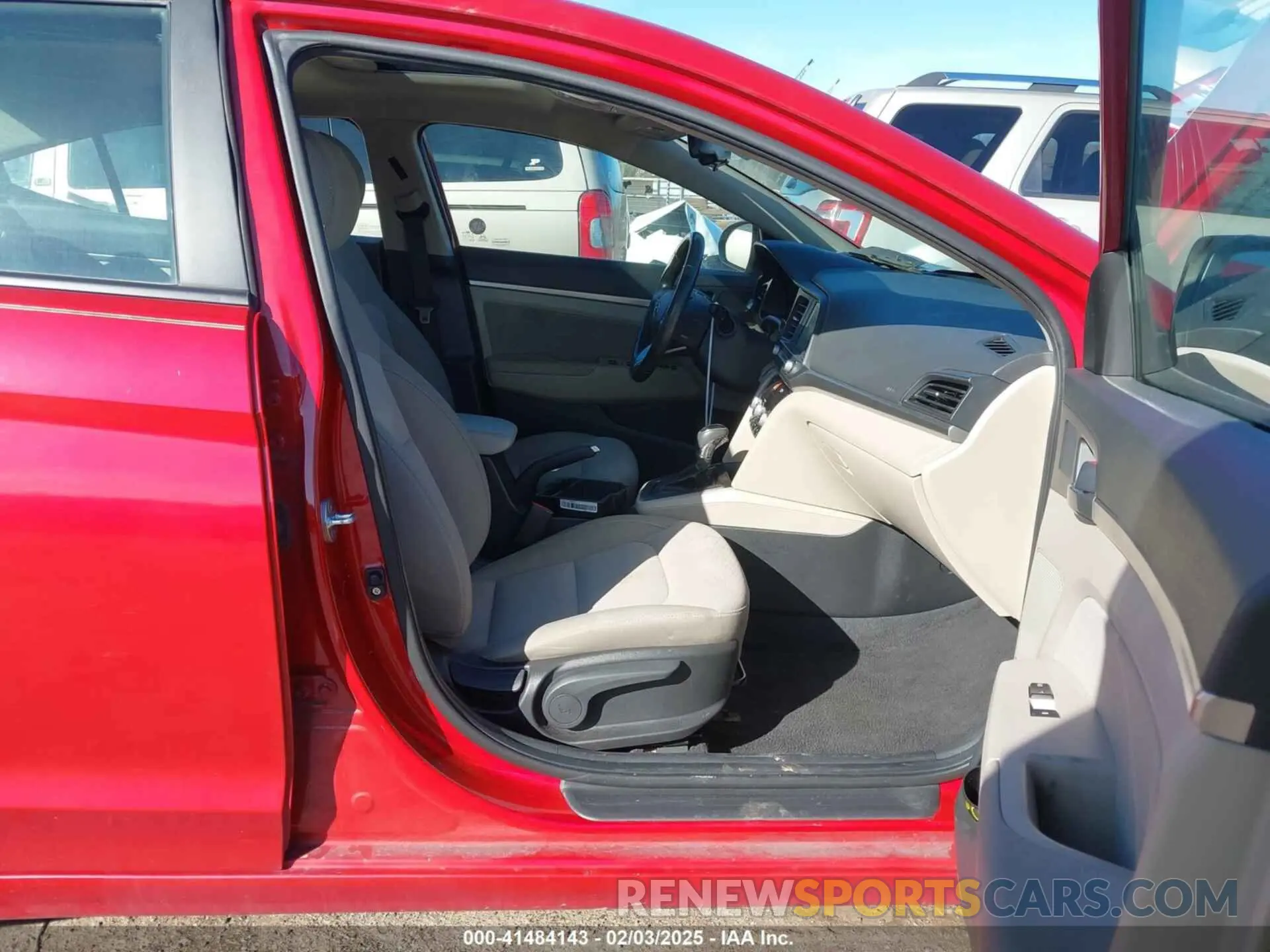 5 fotografías del automóvil dañado KMHD84LF3LU085183 HYUNDAI ELANTRA 2020